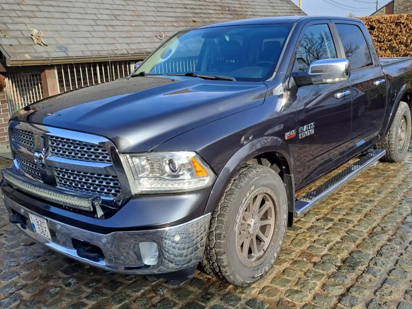 Dodge RAM laramie 1500 Noir - 2