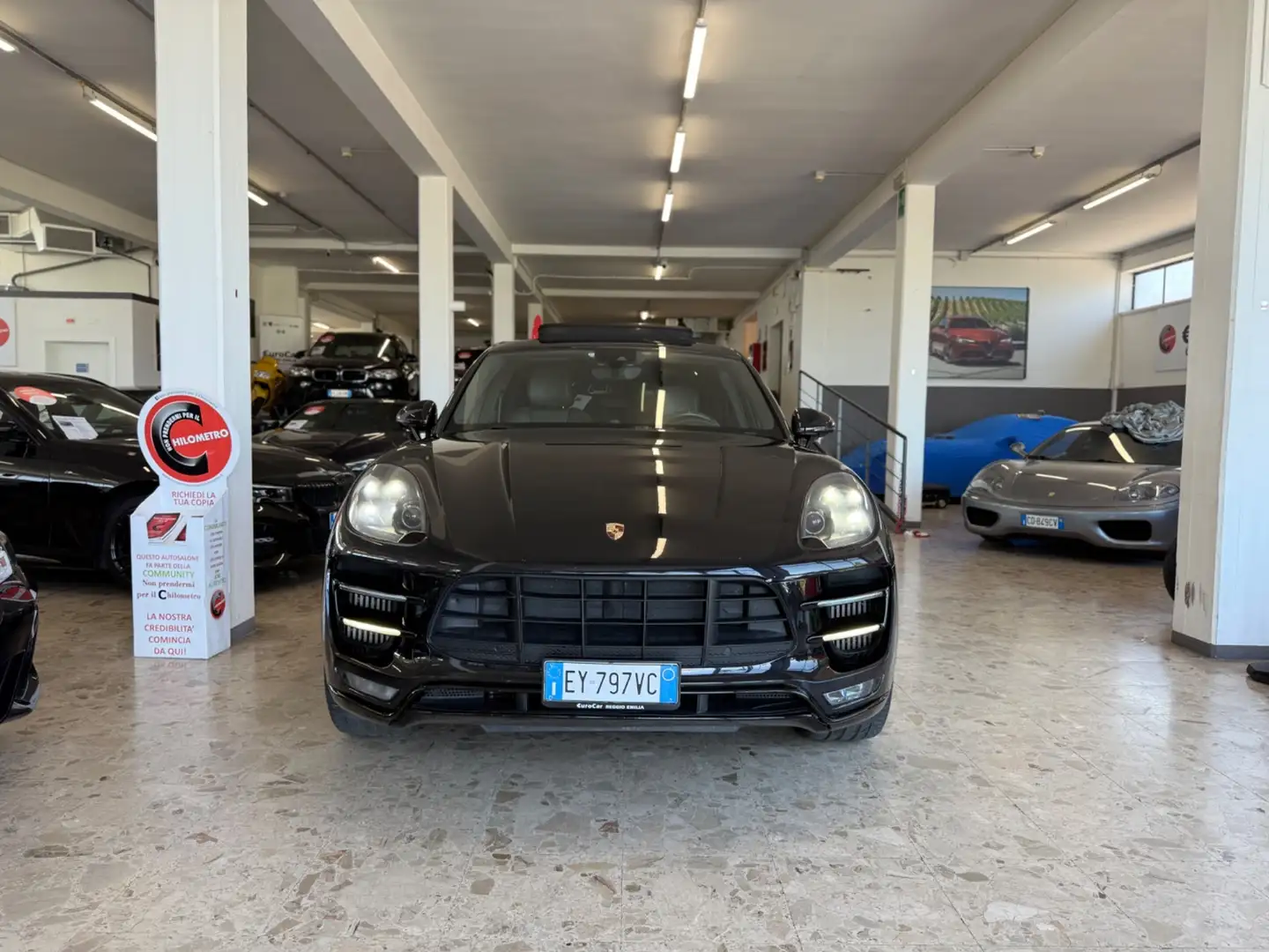 Porsche Macan 3.6 Turbo Nero - 2