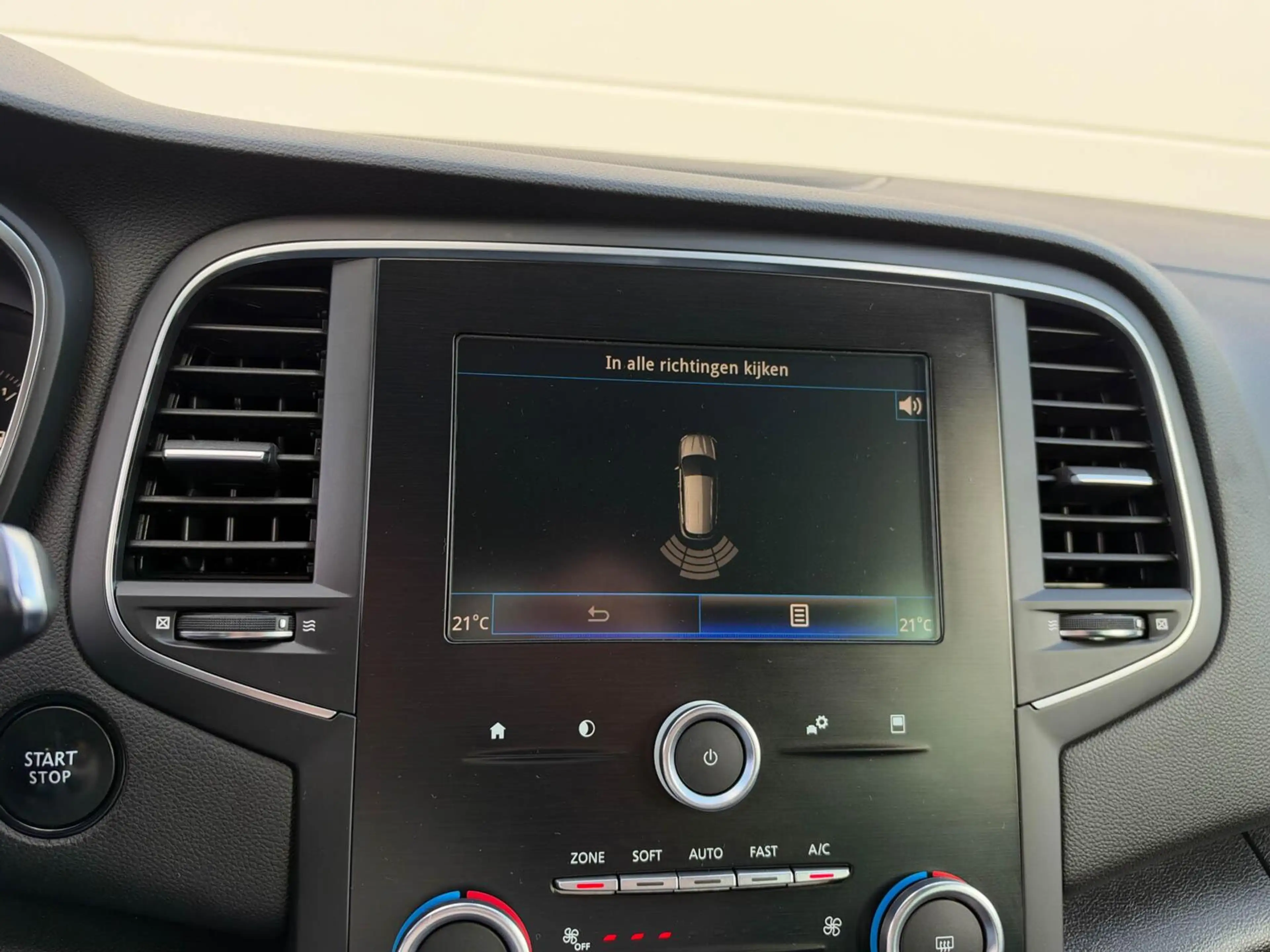 Renault Megane Estate 1.2 TCe 100pk Limited | Navigatie | Privacy — photo 21