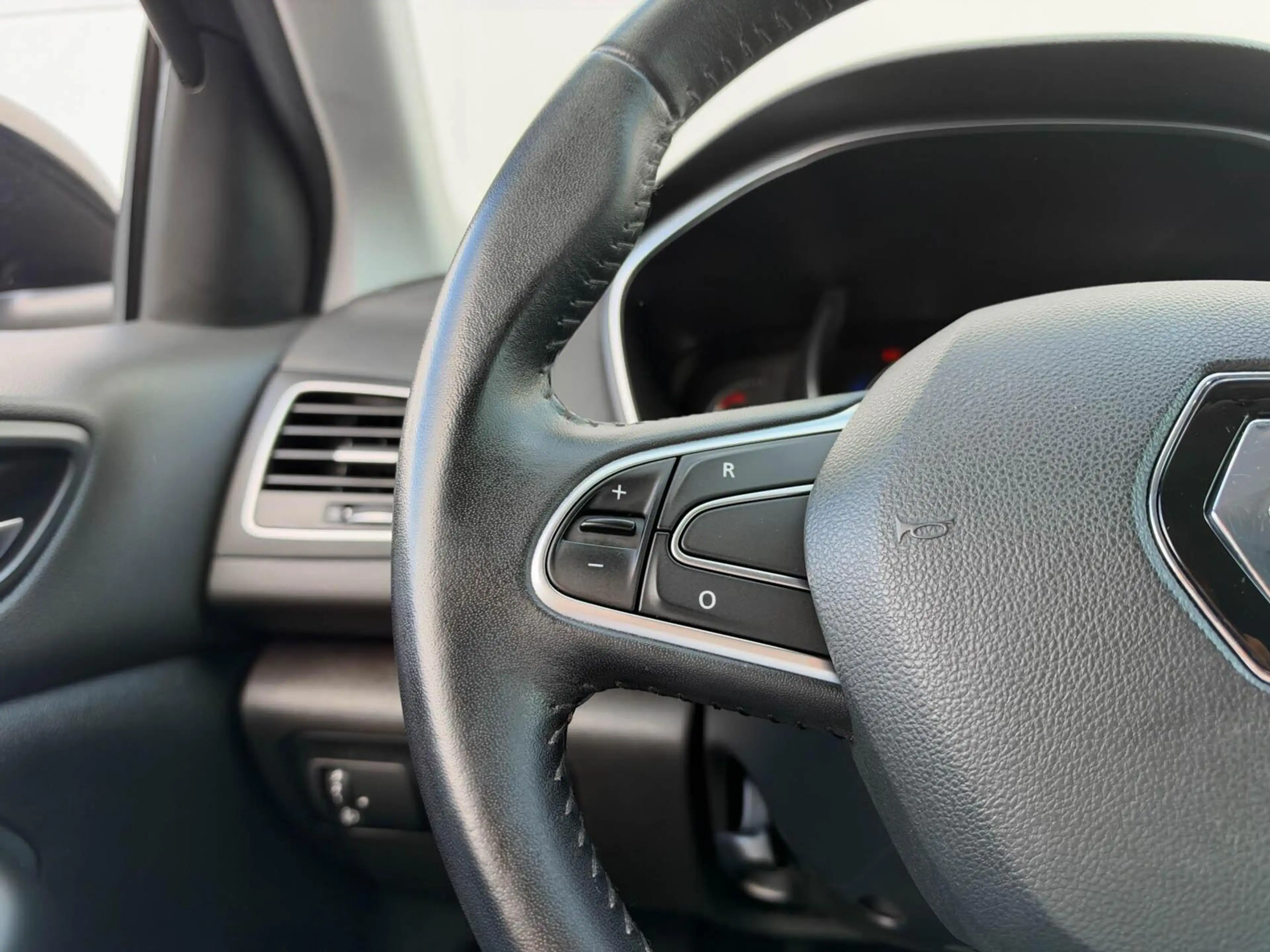 Renault Megane Estate 1.2 TCe 100pk Limited | Navigatie | Privacy — photo 34