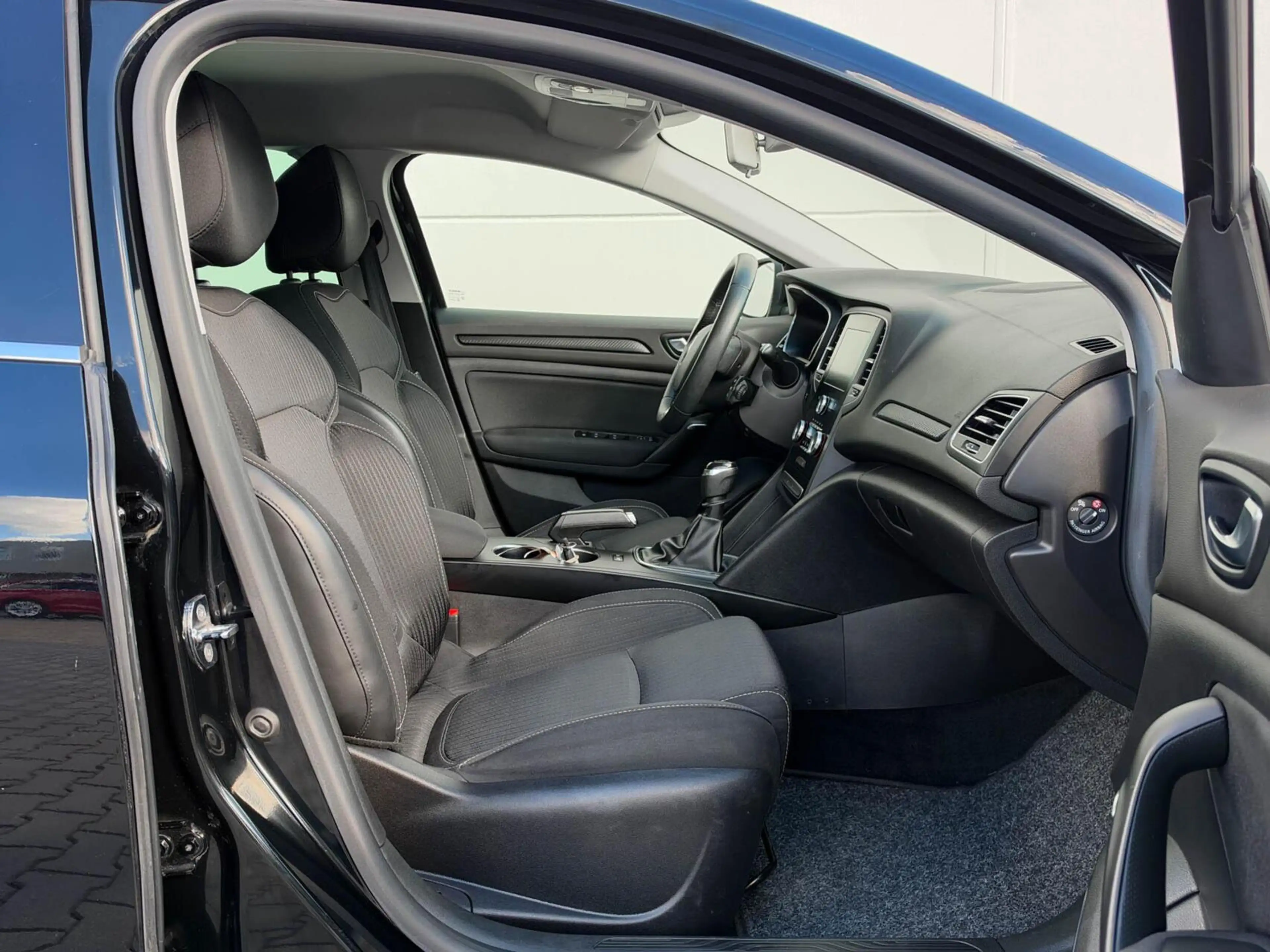 Renault Megane Estate 1.2 TCe 100pk Limited | Navigatie | Privacy — photo 14