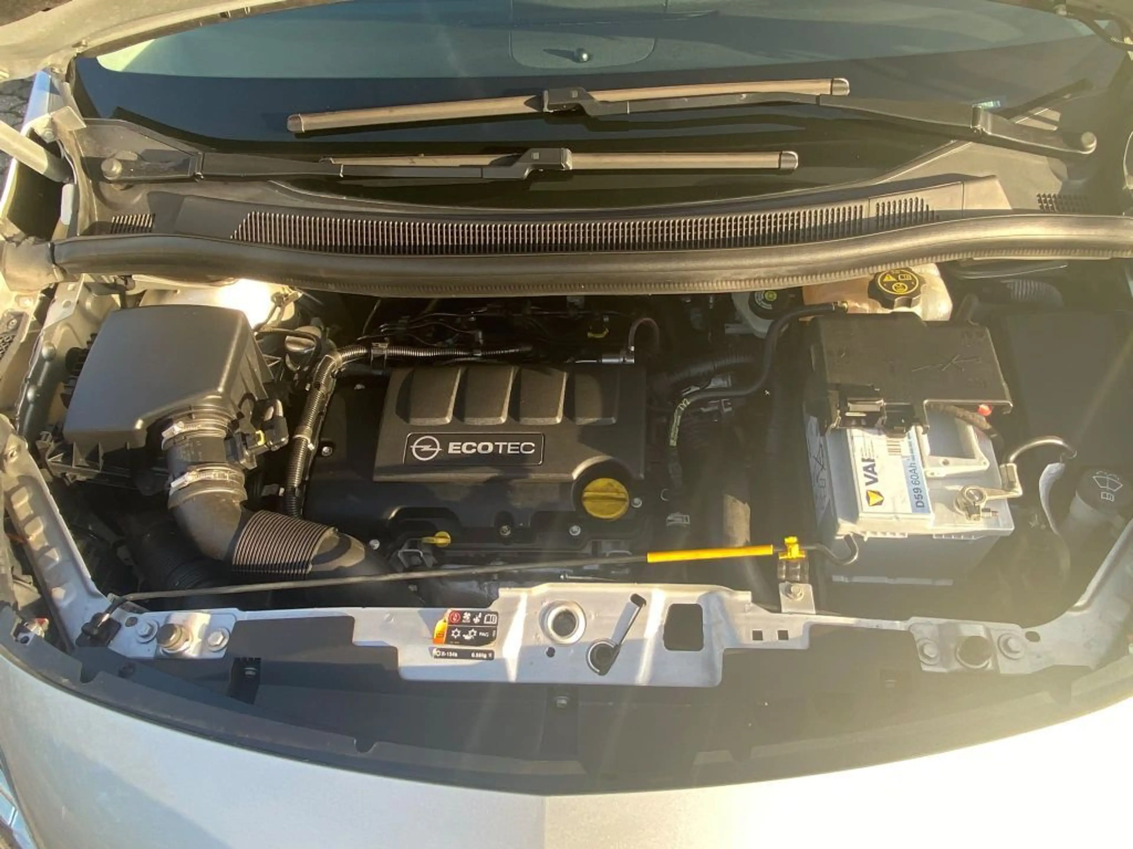Opel Meriva 1.4 drive — photo 15