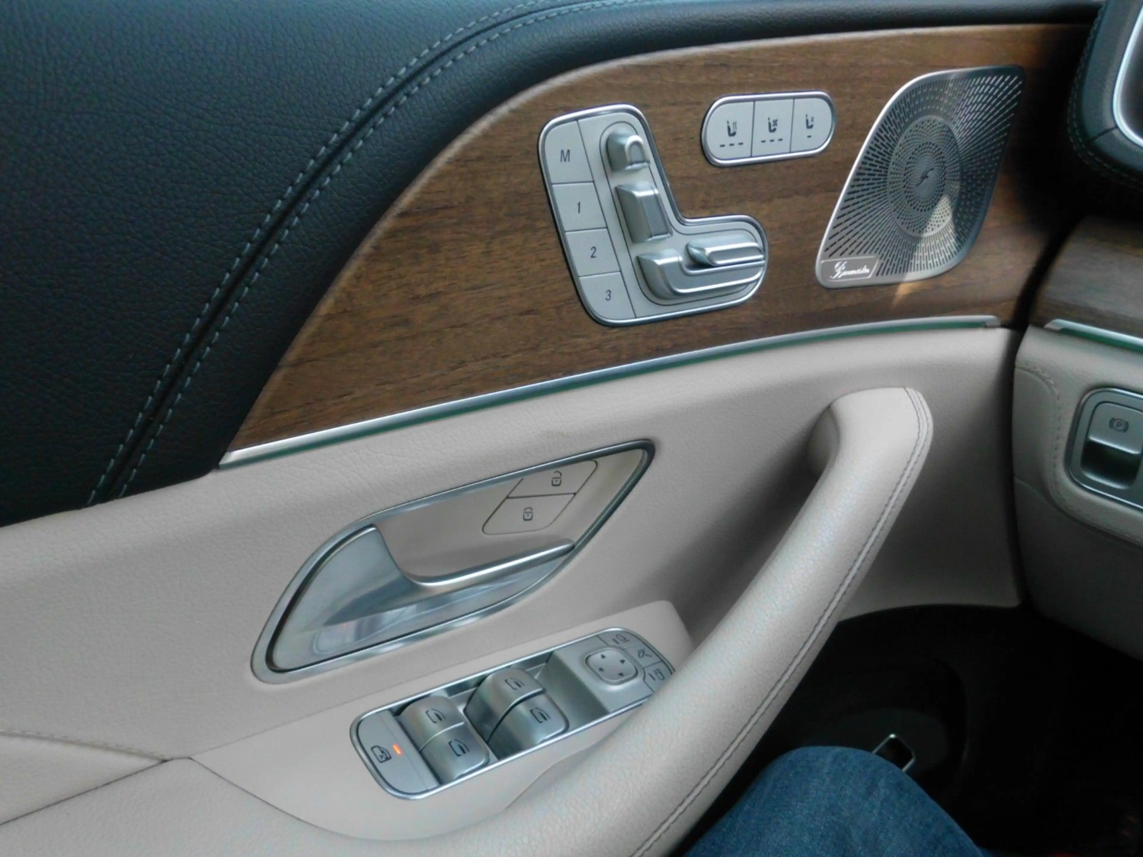 Mercedes-Benz GLS 400 d 4Matic AMG-Line 7 Sitze Vollaustattung — photo 14
