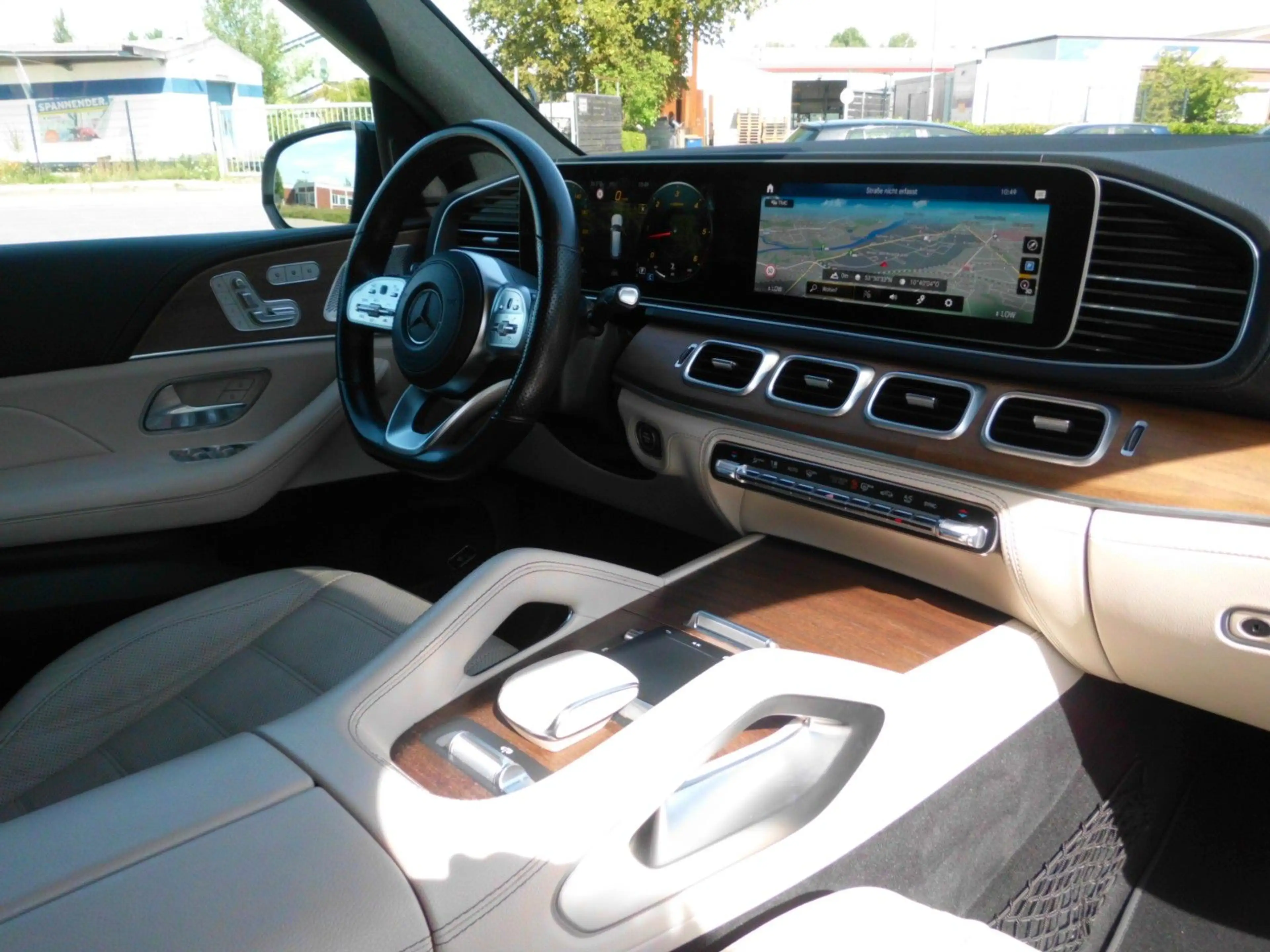 Mercedes-Benz GLS 400 d 4Matic AMG-Line 7 Sitze Vollaustattung — photo 16