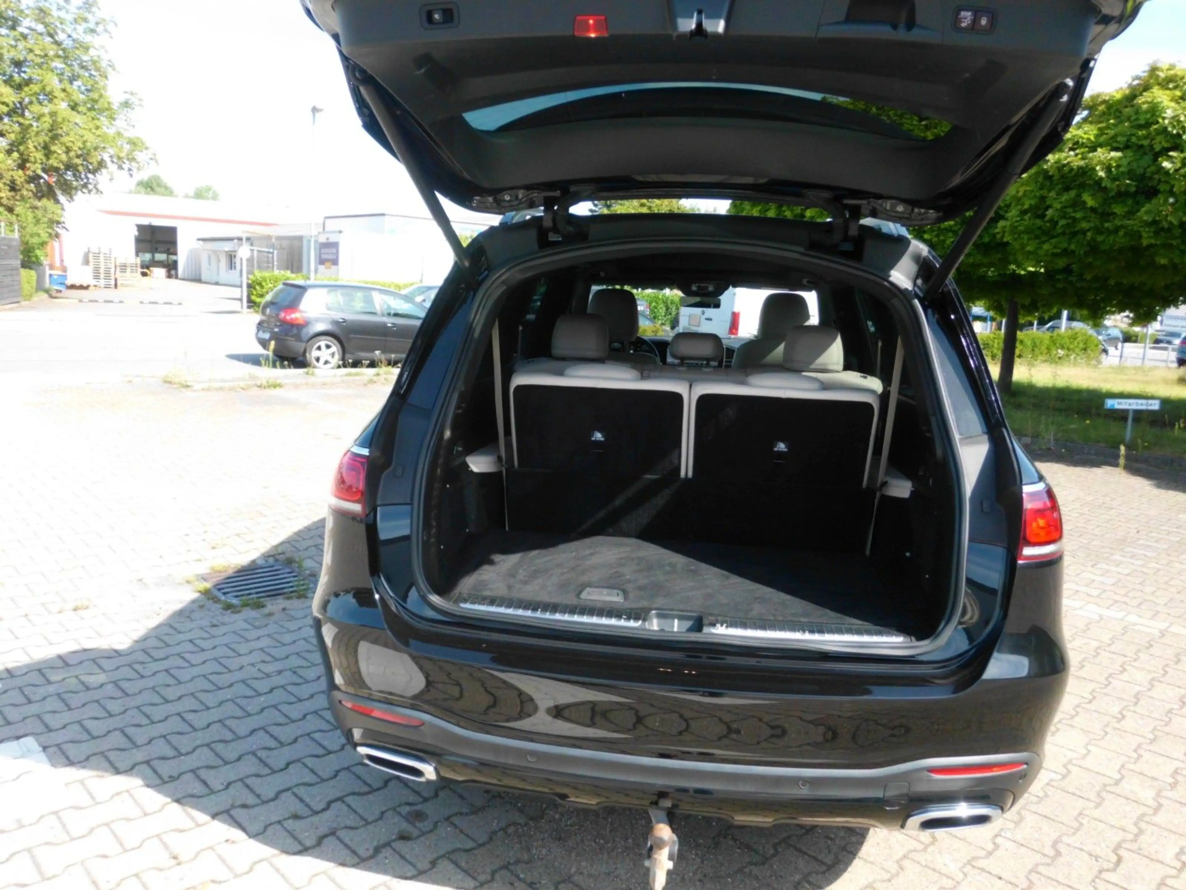 Mercedes-Benz GLS 400 d 4Matic AMG-Line 7 Sitze Vollaustattung — photo 8