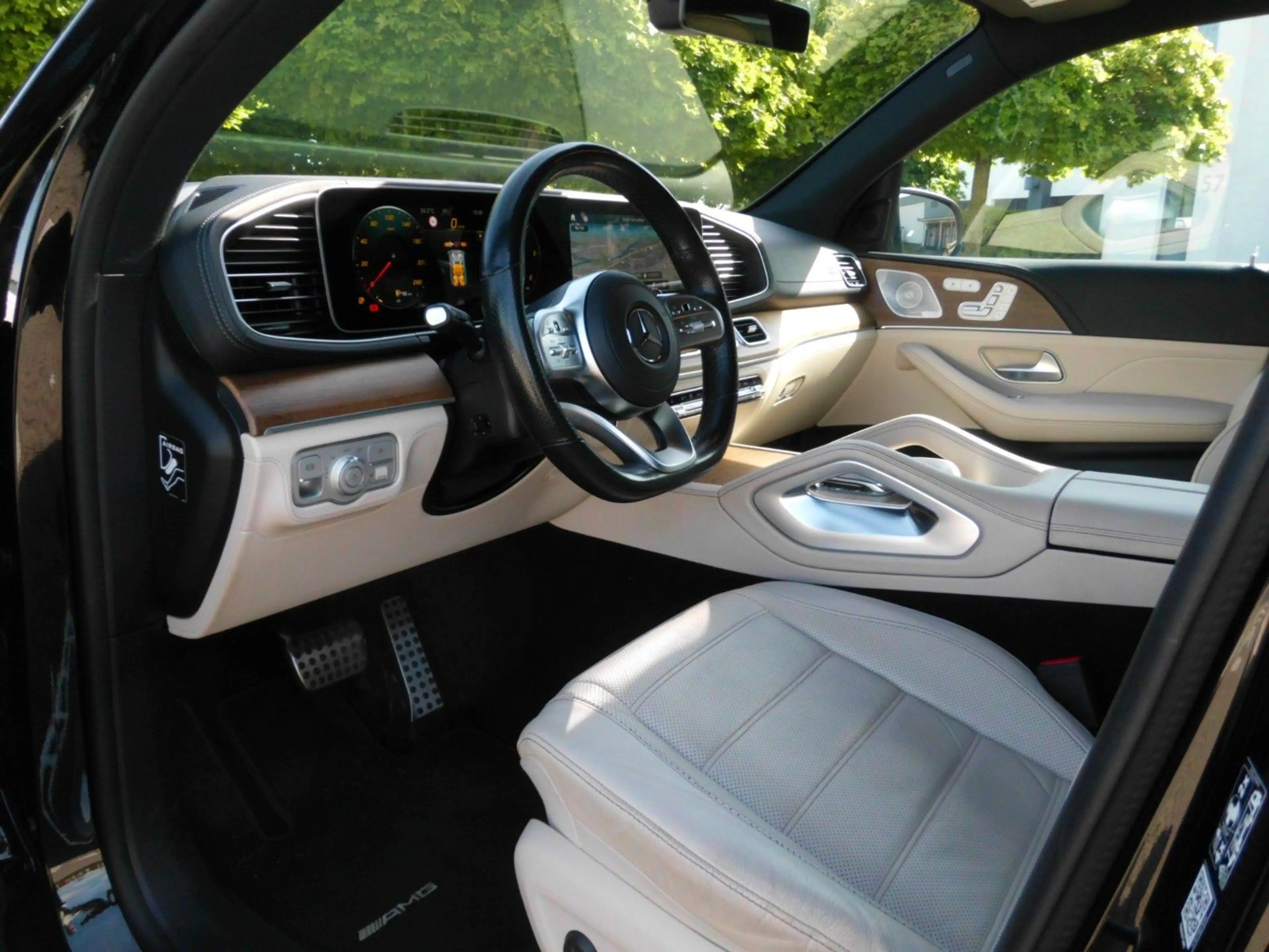 Mercedes-Benz GLS 400 d 4Matic AMG-Line 7 Sitze Vollaustattung — photo 20