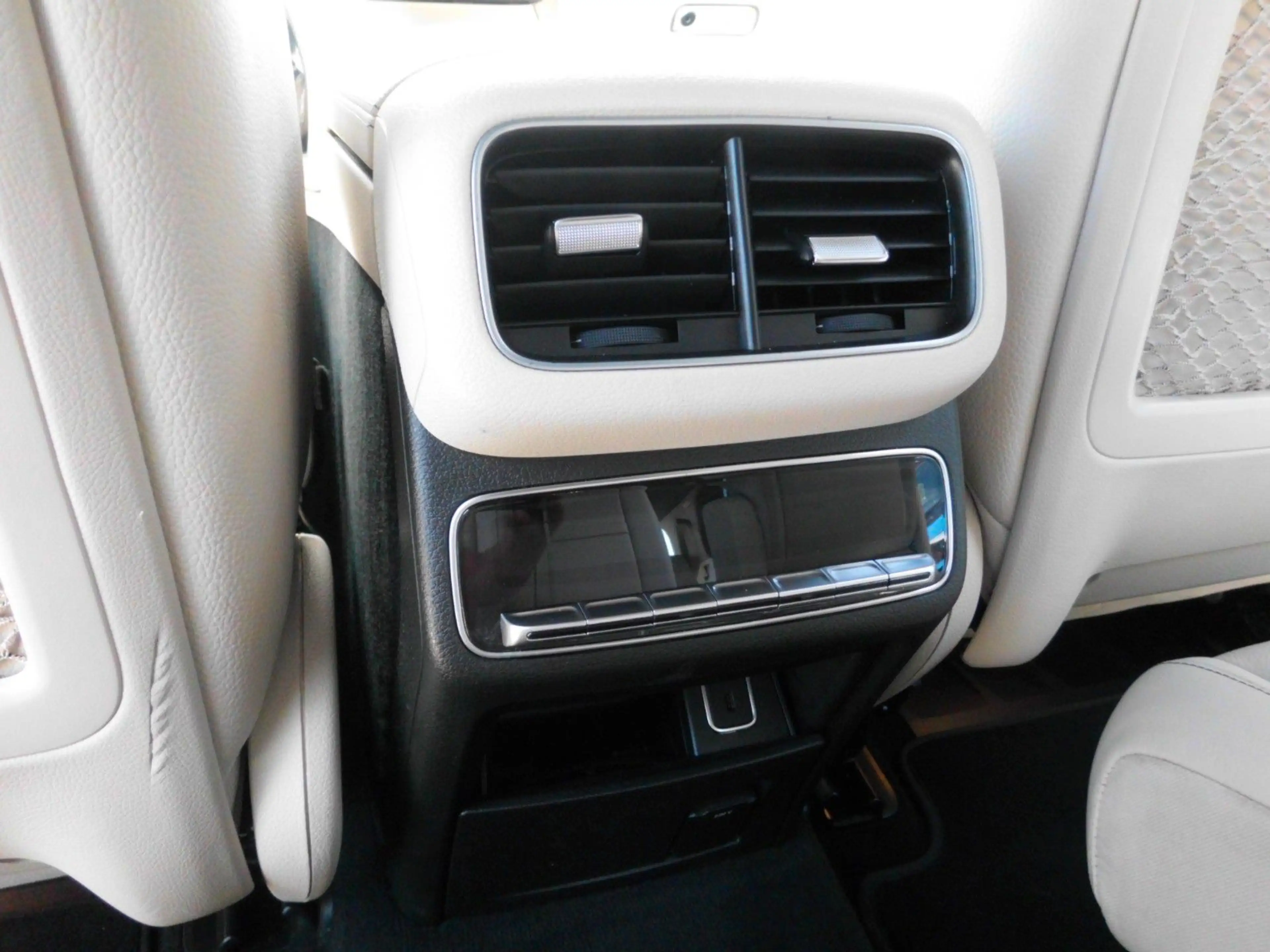 Mercedes-Benz GLS 400 d 4Matic AMG-Line 7 Sitze Vollaustattung — photo 24