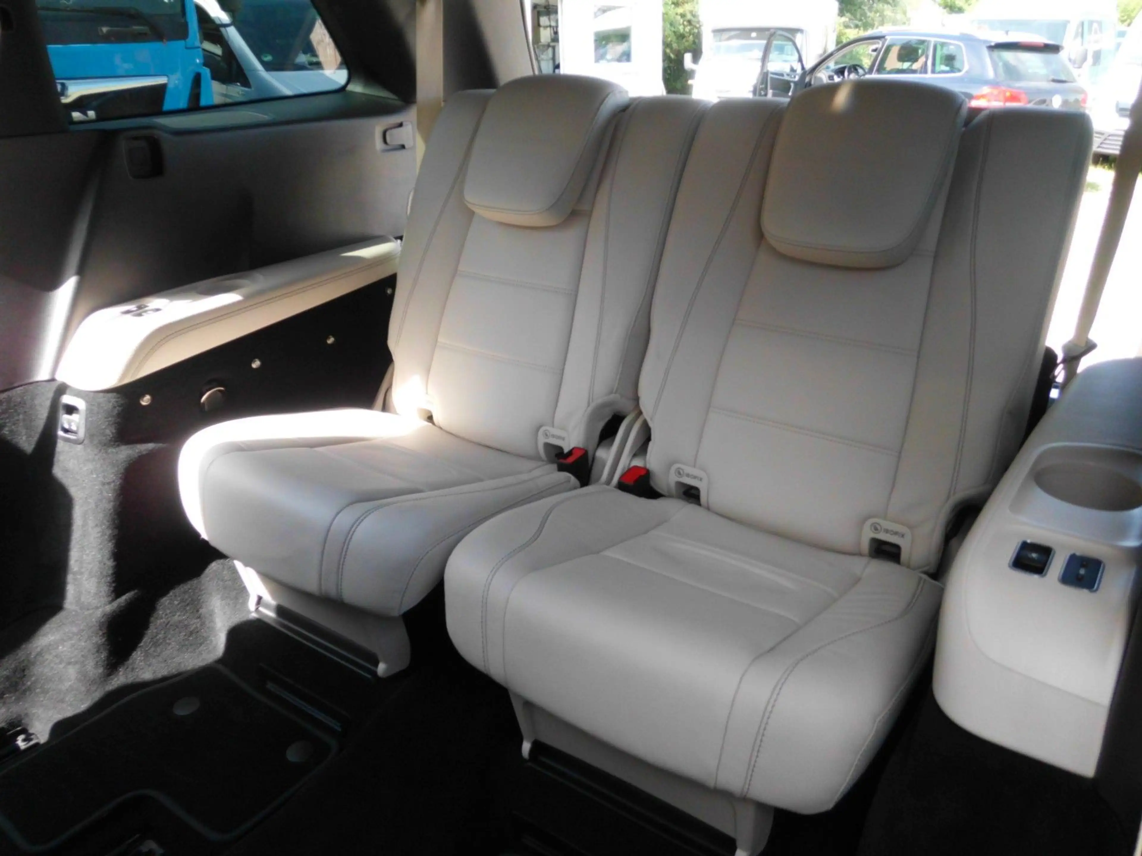 Mercedes-Benz GLS 400 d 4Matic AMG-Line 7 Sitze Vollaustattung — photo 23