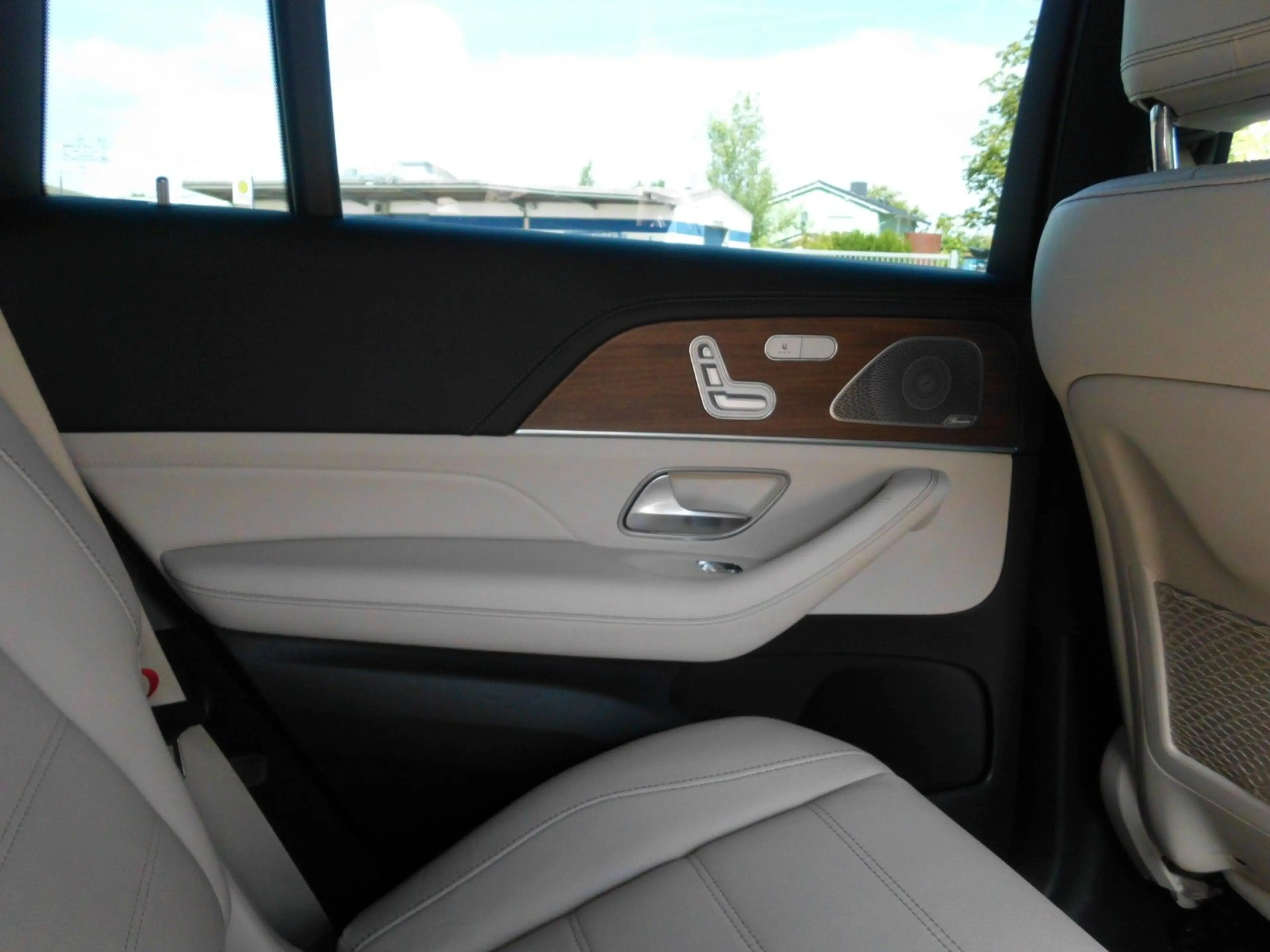 Mercedes-Benz GLS 400 d 4Matic AMG-Line 7 Sitze Vollaustattung — photo 19