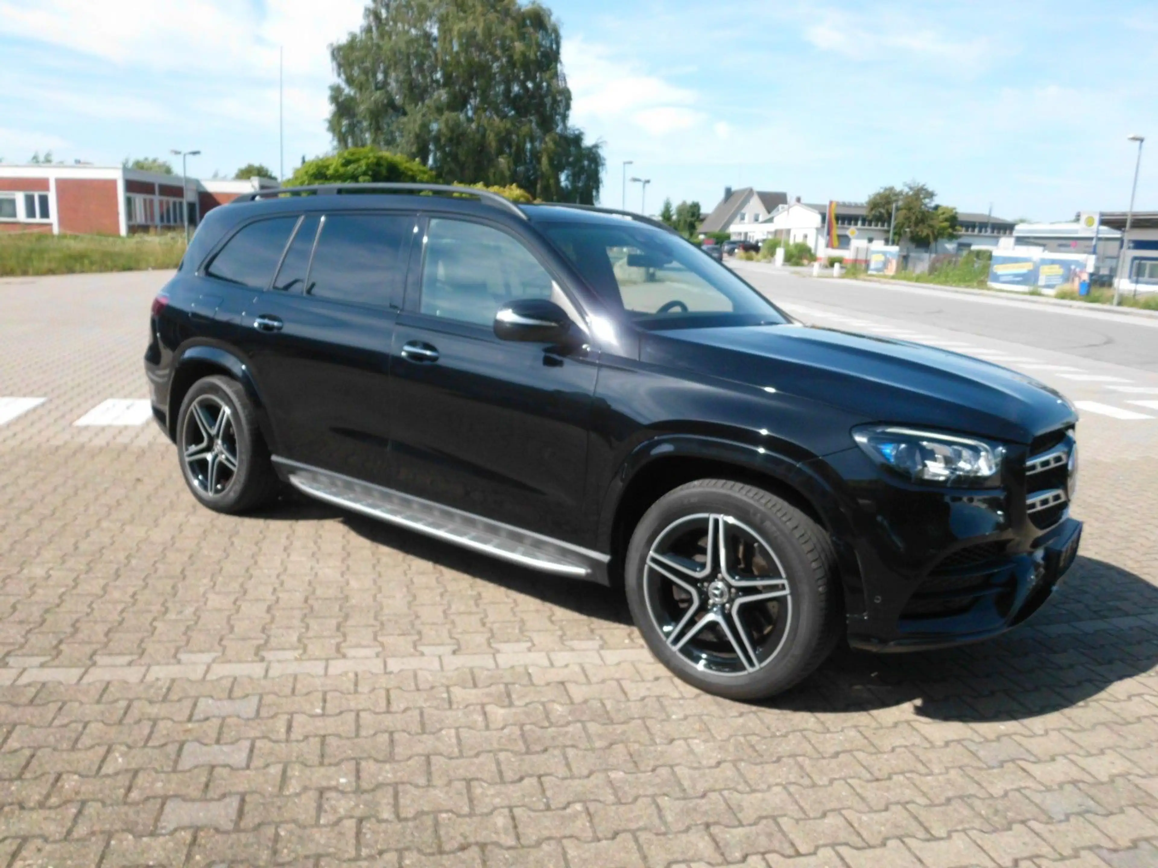 Mercedes-Benz GLS 400 d 4Matic AMG-Line 7 Sitze Vollaustattung — photo 2
