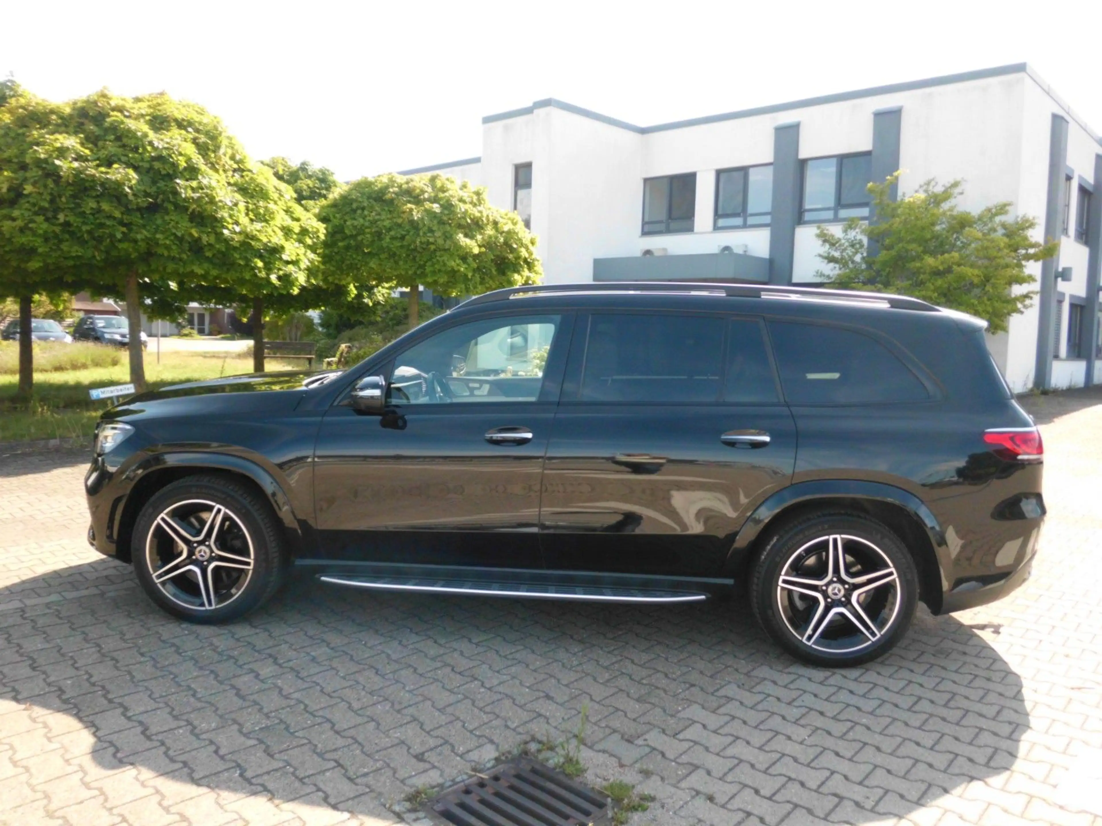 Mercedes-Benz GLS 400 d 4Matic AMG-Line 7 Sitze Vollaustattung — photo 7