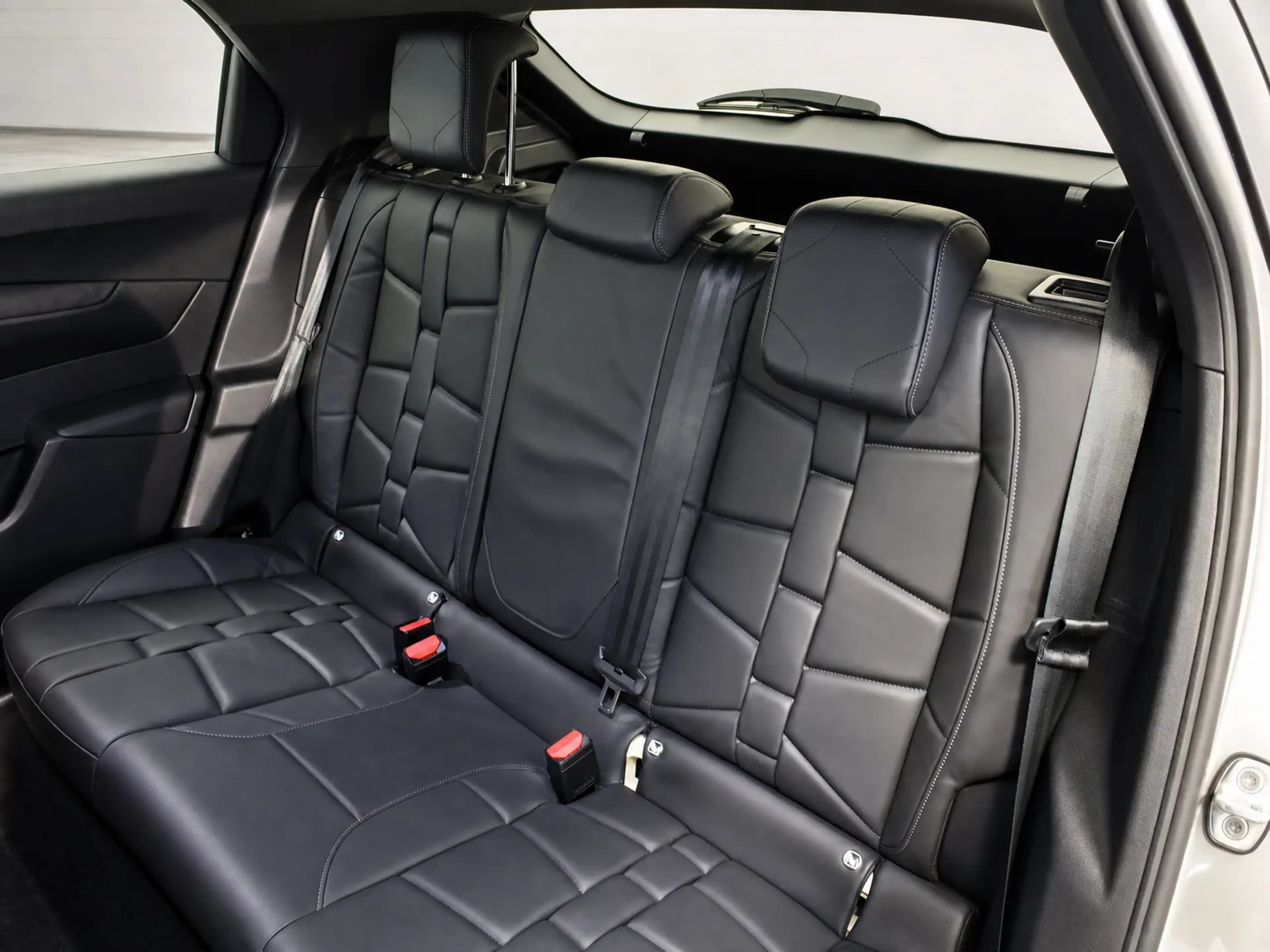 DS Automobiles DS 3 Crossback 50 kWh E-Tense Grand Chic CARPLAY, CAMERA, ZETELVE — photo 19
