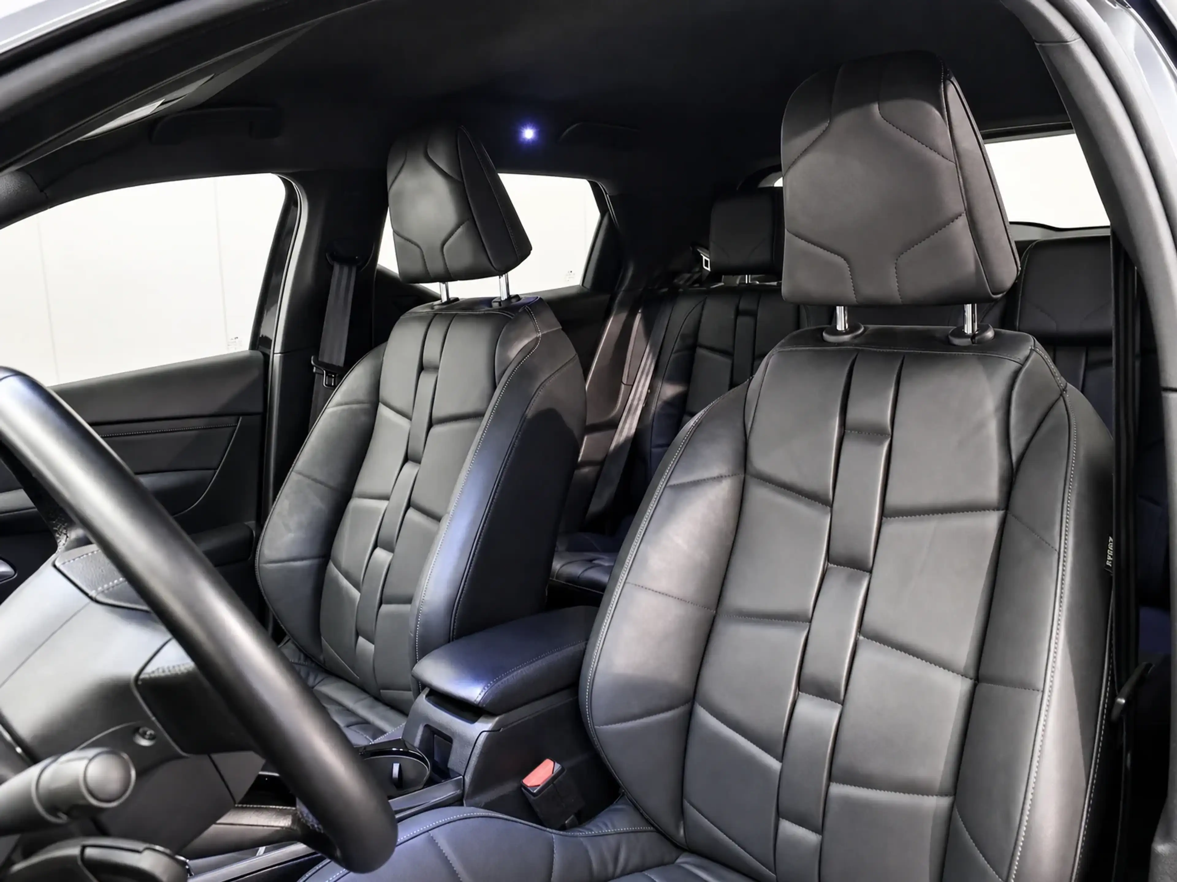DS Automobiles DS 3 Crossback 50 kWh E-Tense Grand Chic CARPLAY, CAMERA, ZETELVE — photo 13