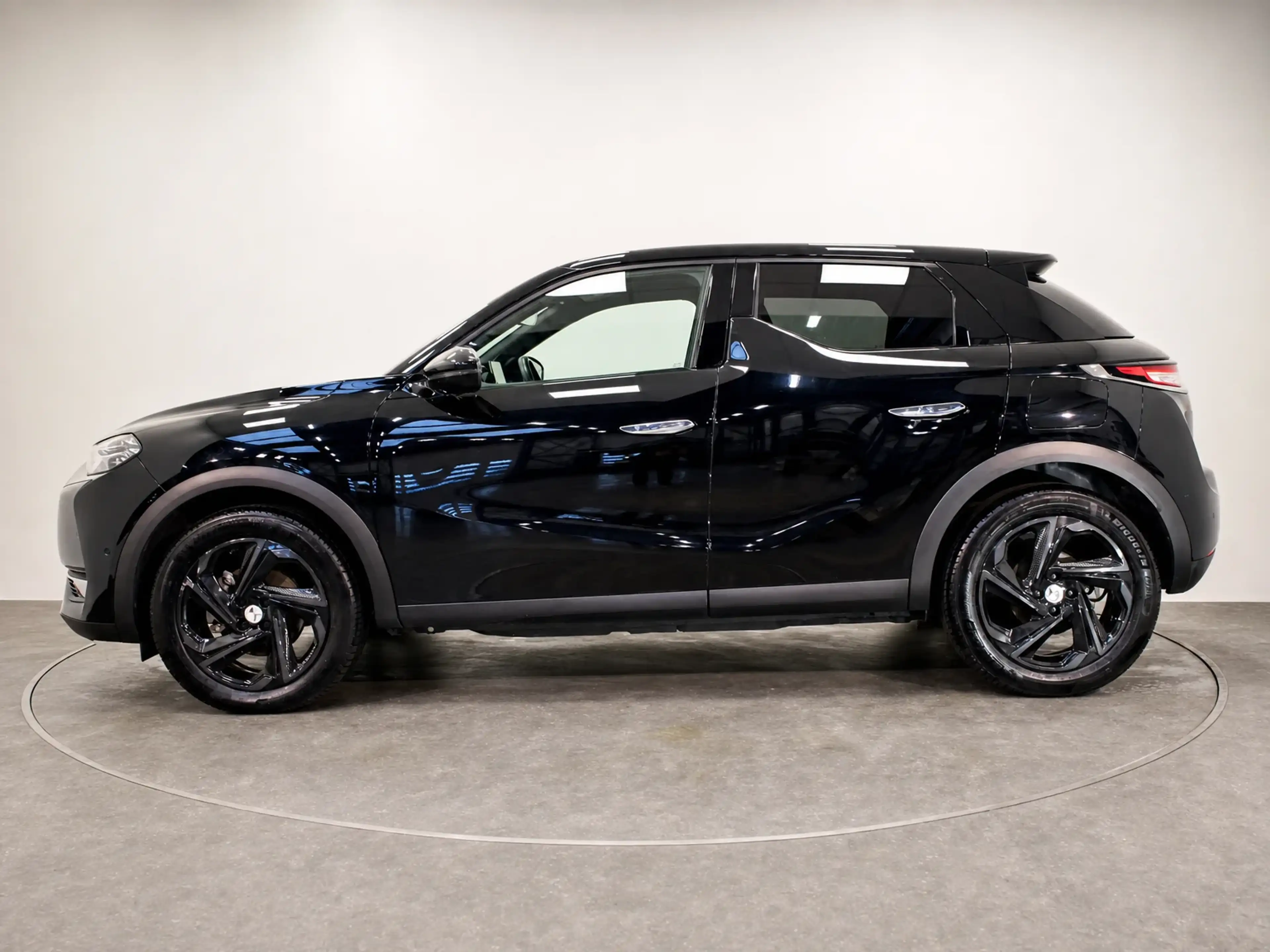 DS Automobiles DS 3 Crossback 50 kWh E-Tense Grand Chic CARPLAY, CAMERA, ZETELVE — photo 3
