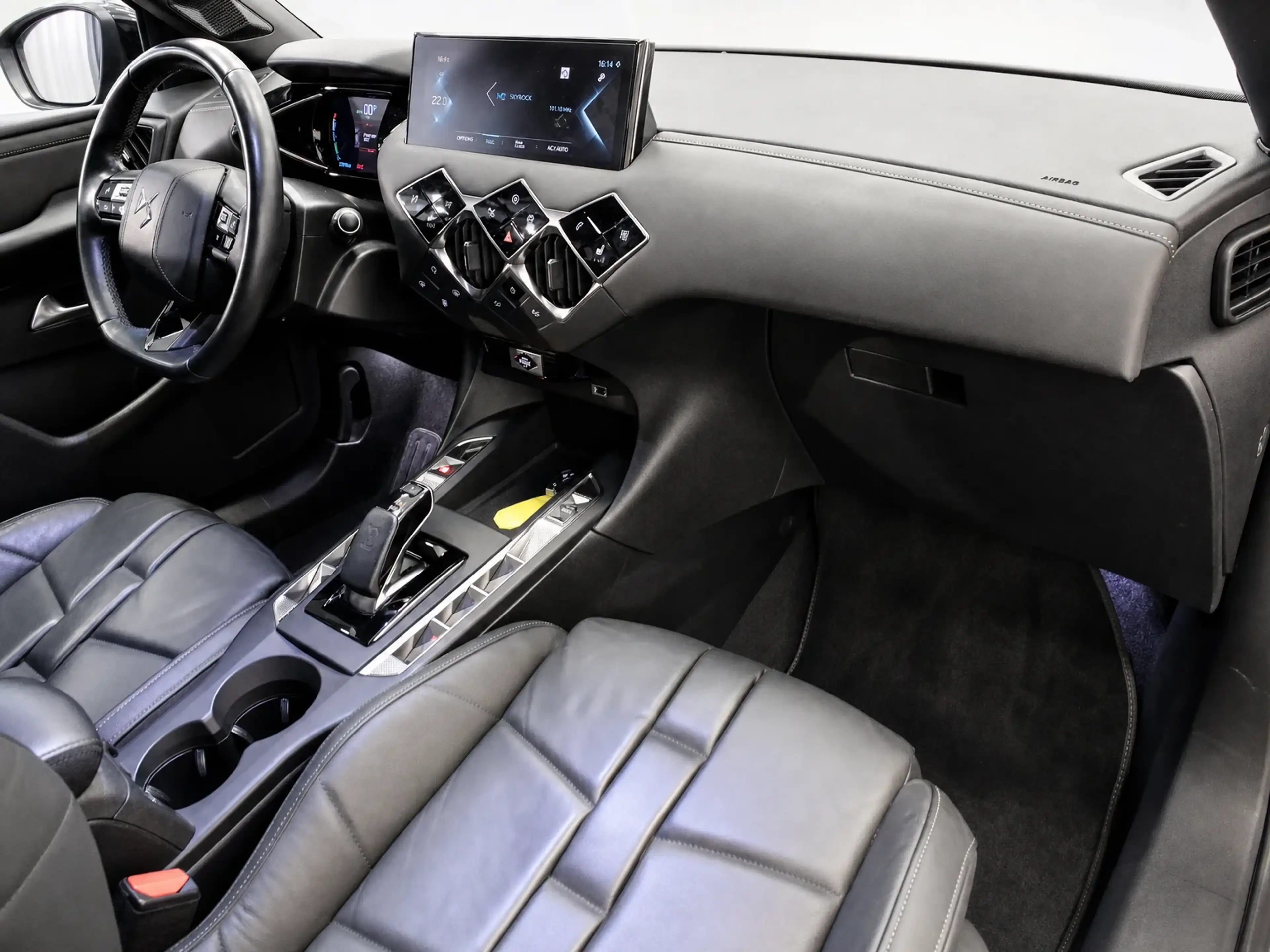 DS Automobiles DS 3 Crossback 50 kWh E-Tense Grand Chic CARPLAY, CAMERA, ZETELVE — photo 20