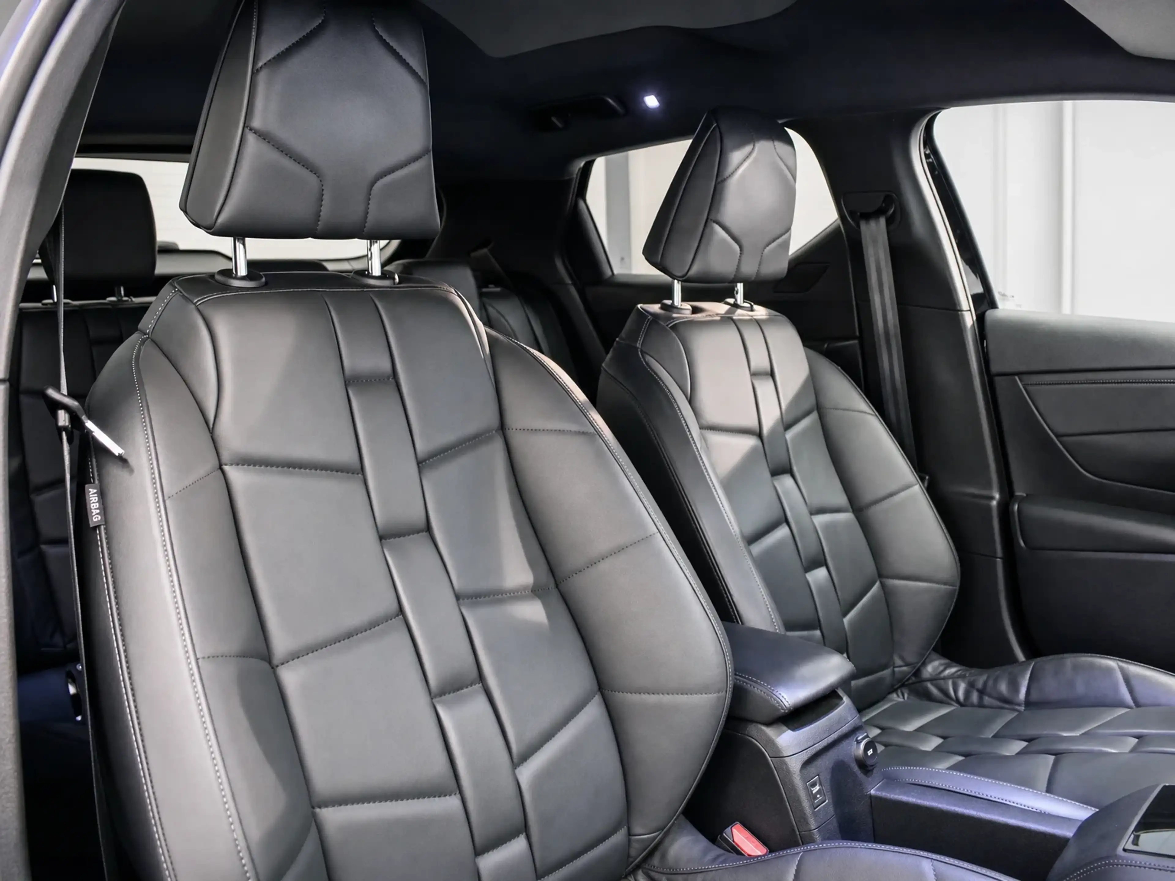 DS Automobiles DS 3 Crossback 50 kWh E-Tense Grand Chic CARPLAY, CAMERA, ZETELVE — photo 21