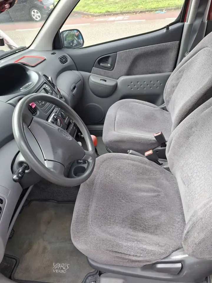 Toyota Yaris 1.3-16V VVT-i Sol, foto 7