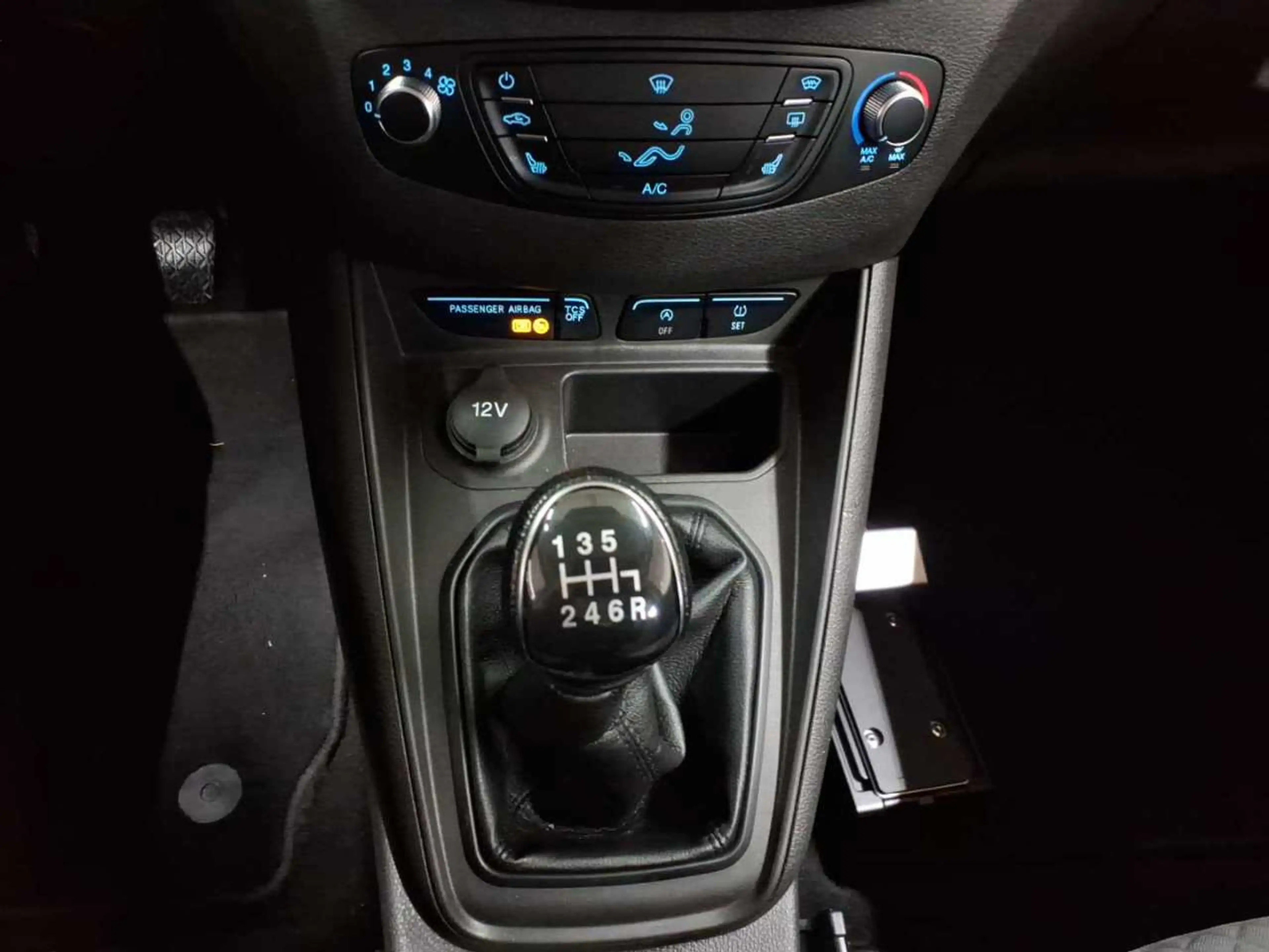 Ford Tourneo Tourneo Courier 1.5 TDCi Trend — photo 10