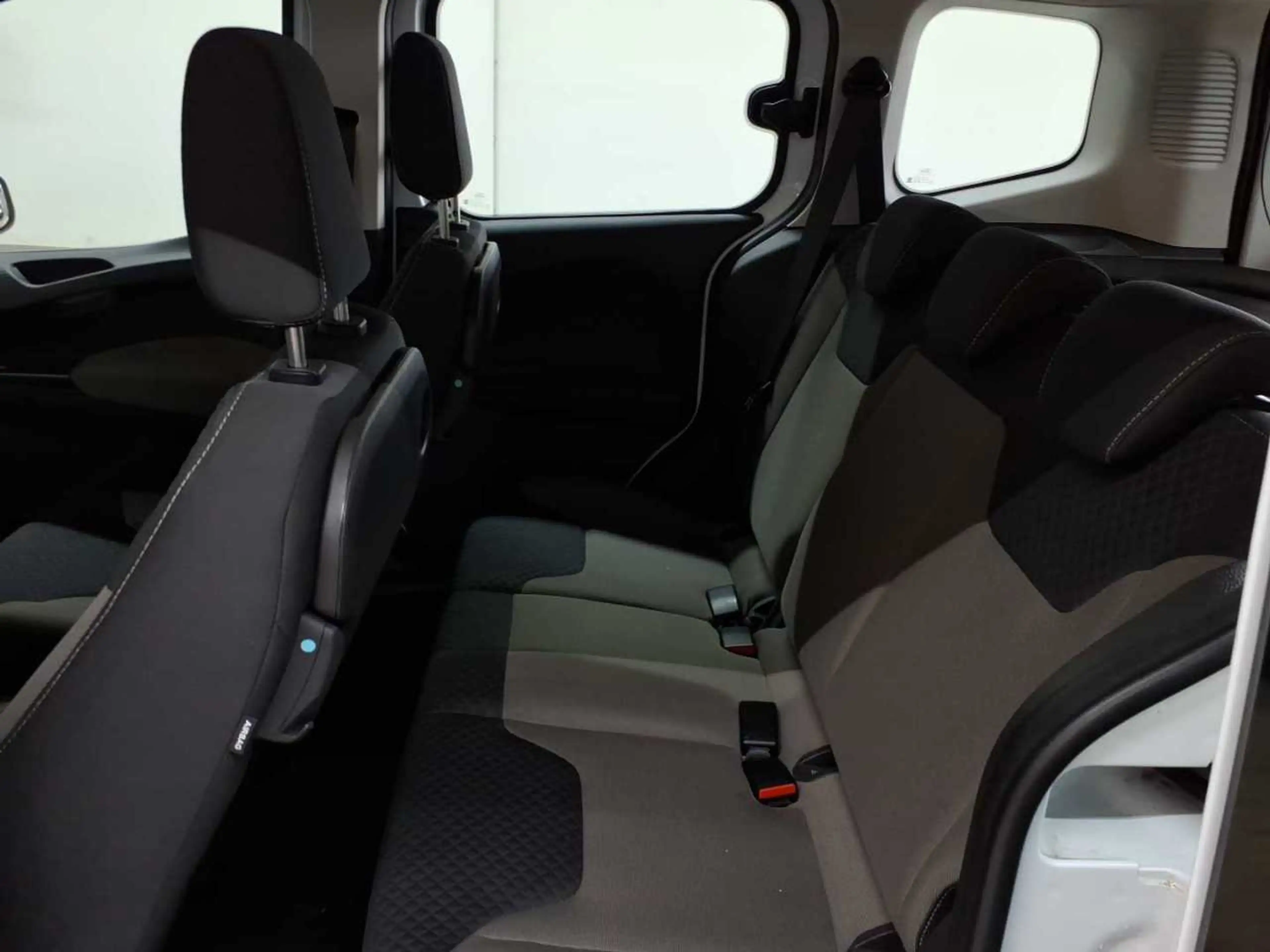 Ford Tourneo Tourneo Courier 1.5 TDCi Trend — photo 13