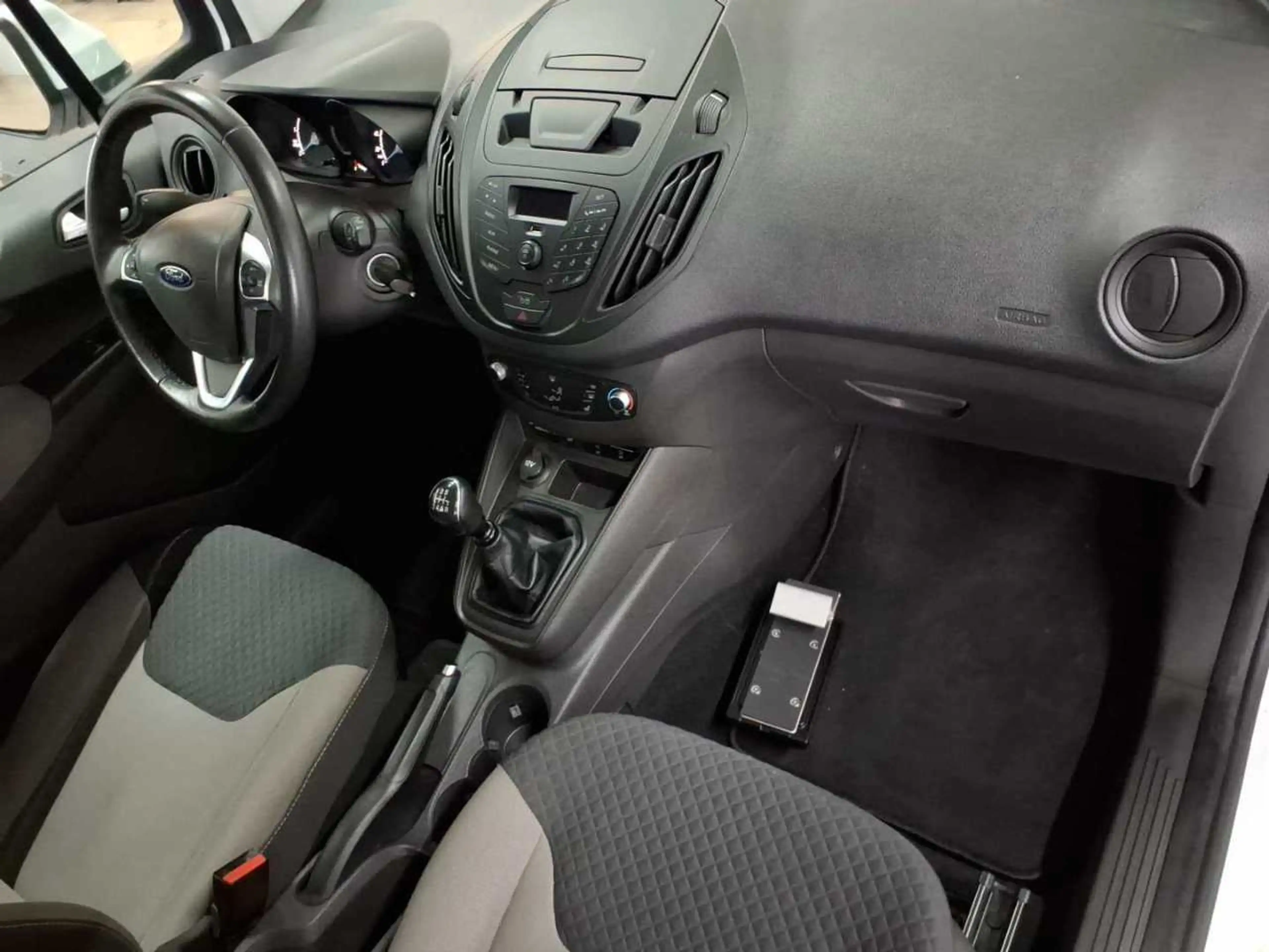 Ford Tourneo Tourneo Courier 1.5 TDCi Trend — photo 9
