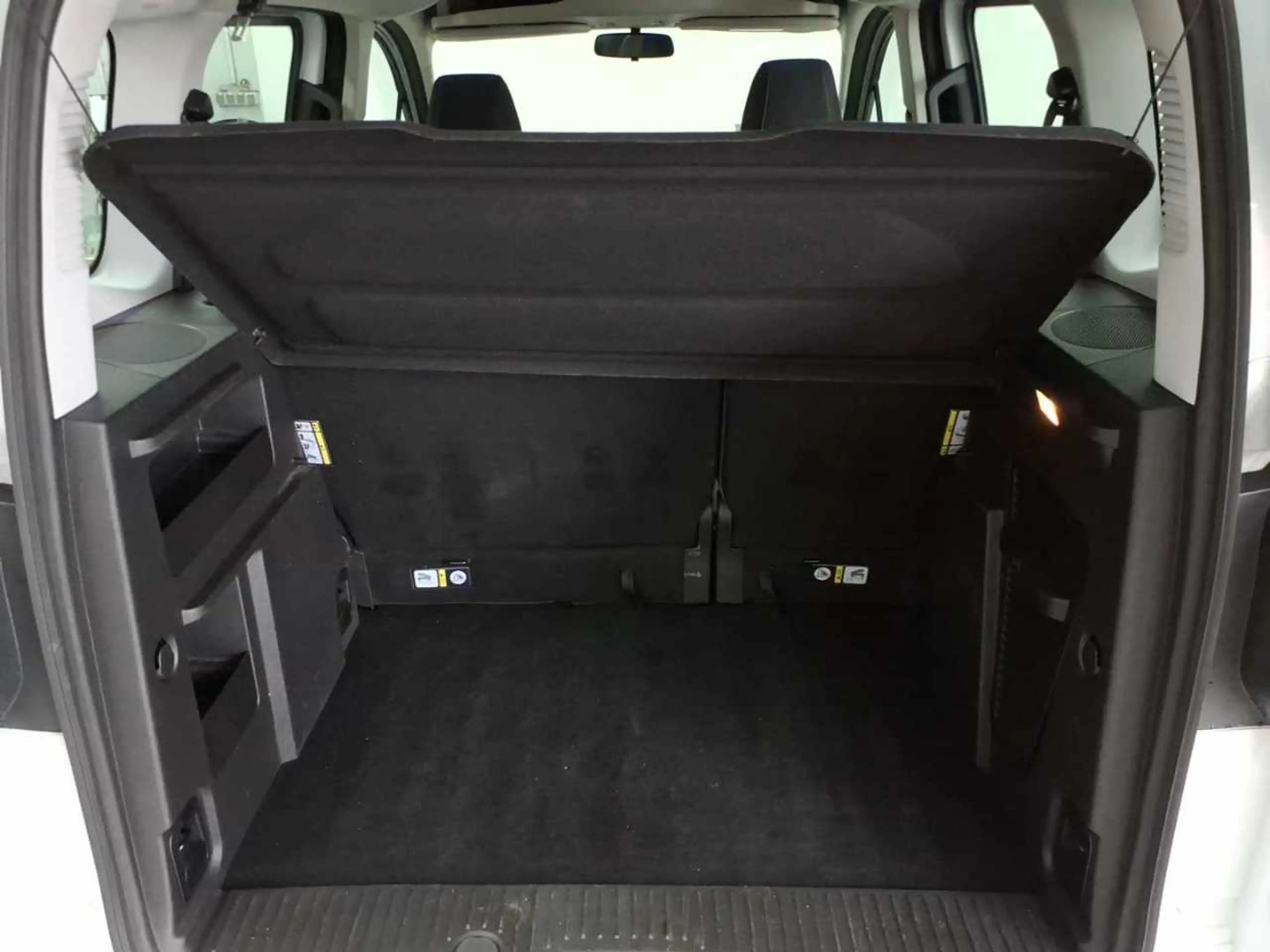 Ford Tourneo Tourneo Courier 1.5 TDCi Trend — photo 15