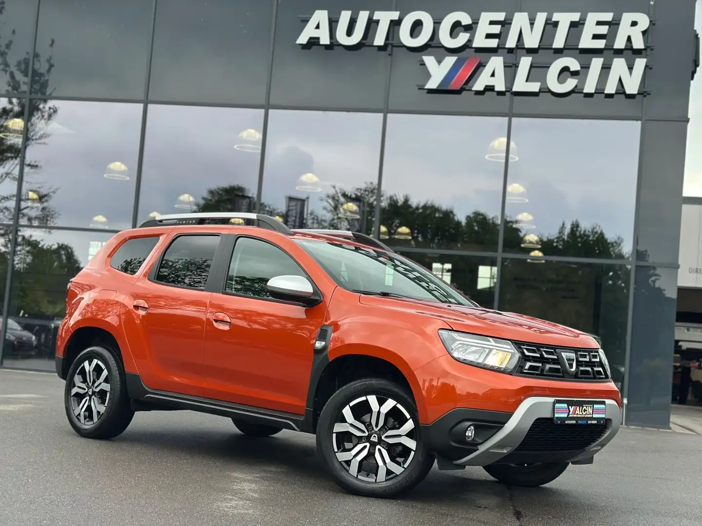 Dacia Duster Blue dCi 115 2WD Prestige 1.HA/NAV/R-CAM Orange - 1