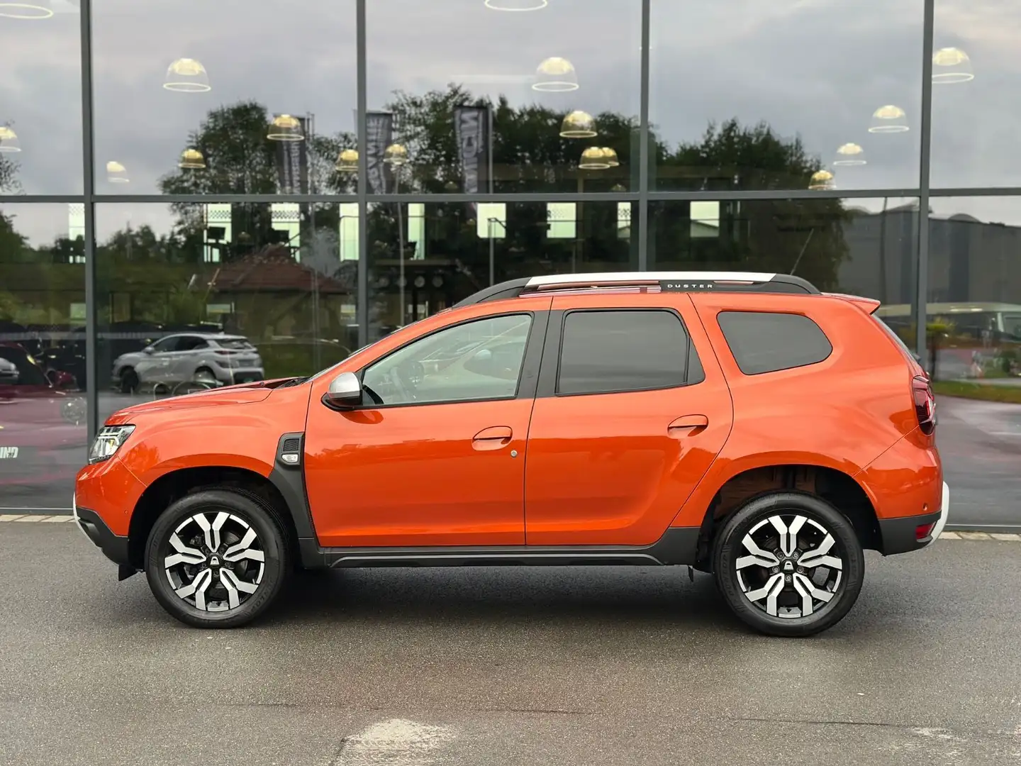 Dacia Duster Blue dCi 115 2WD Prestige 1.HA/NAV/R-CAM Orange - 2