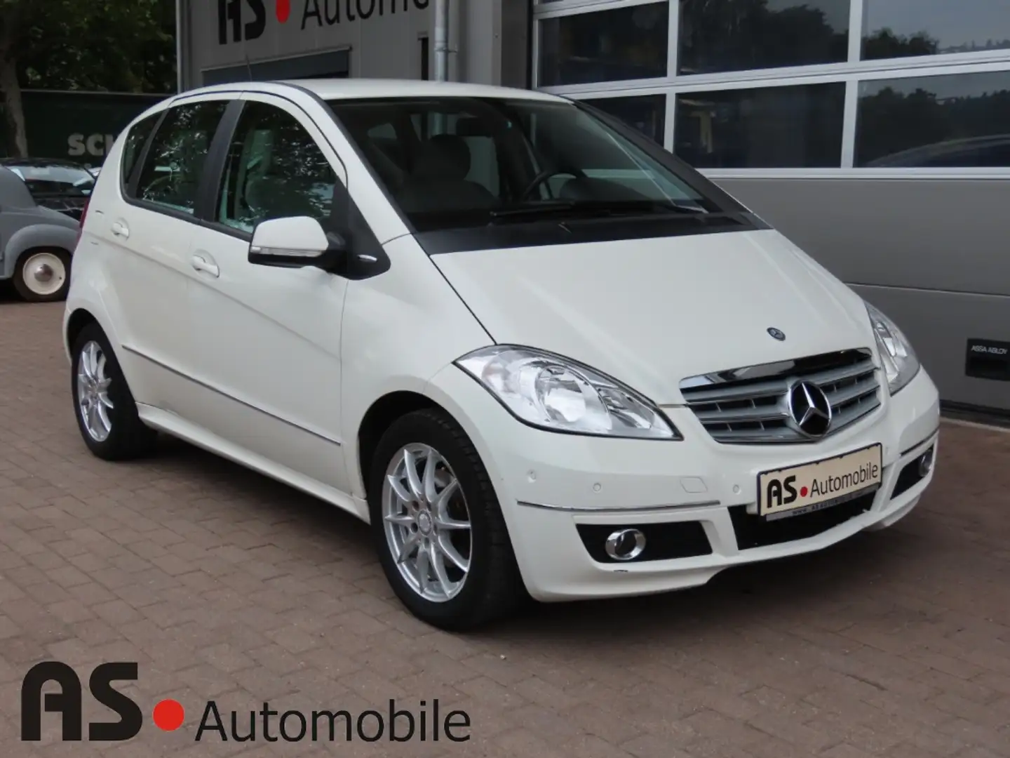 Mercedes-Benz A 200 1.Hand*HU 07/27*Temp*SHZ*PDCv+h*Garantie Білий - 1