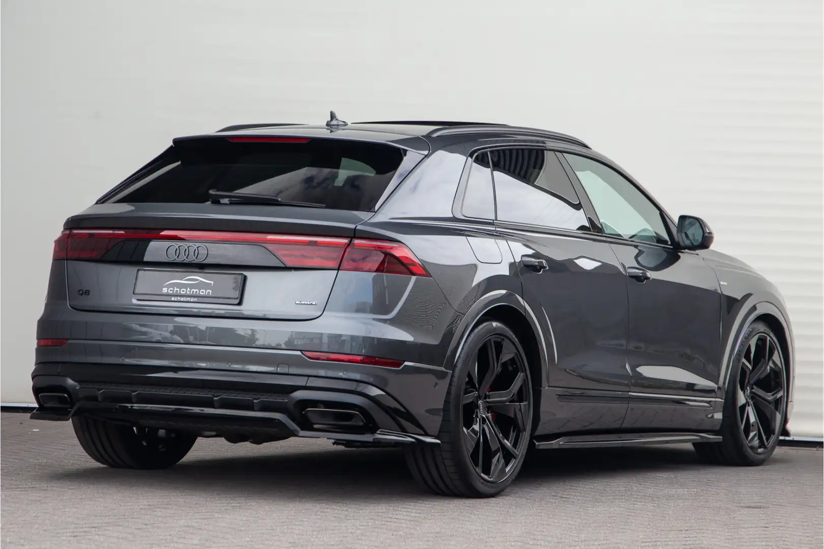 Audi Q8 60 TFSI e quattro Competition Pano, Aero-pack, RS Grau - 2