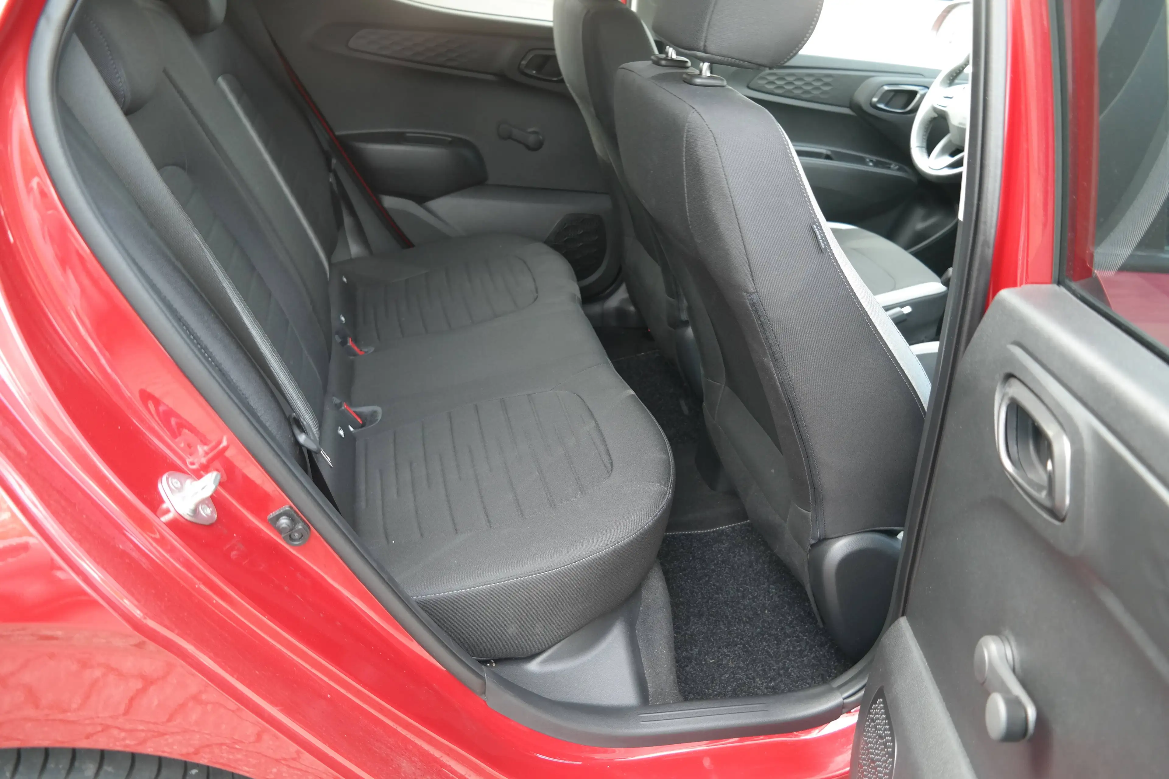 Hyundai i10 Edition 30*1.Hand*Scheckheft*8-fach bereift*Lichtsensor*DAB-Radio — photo 15