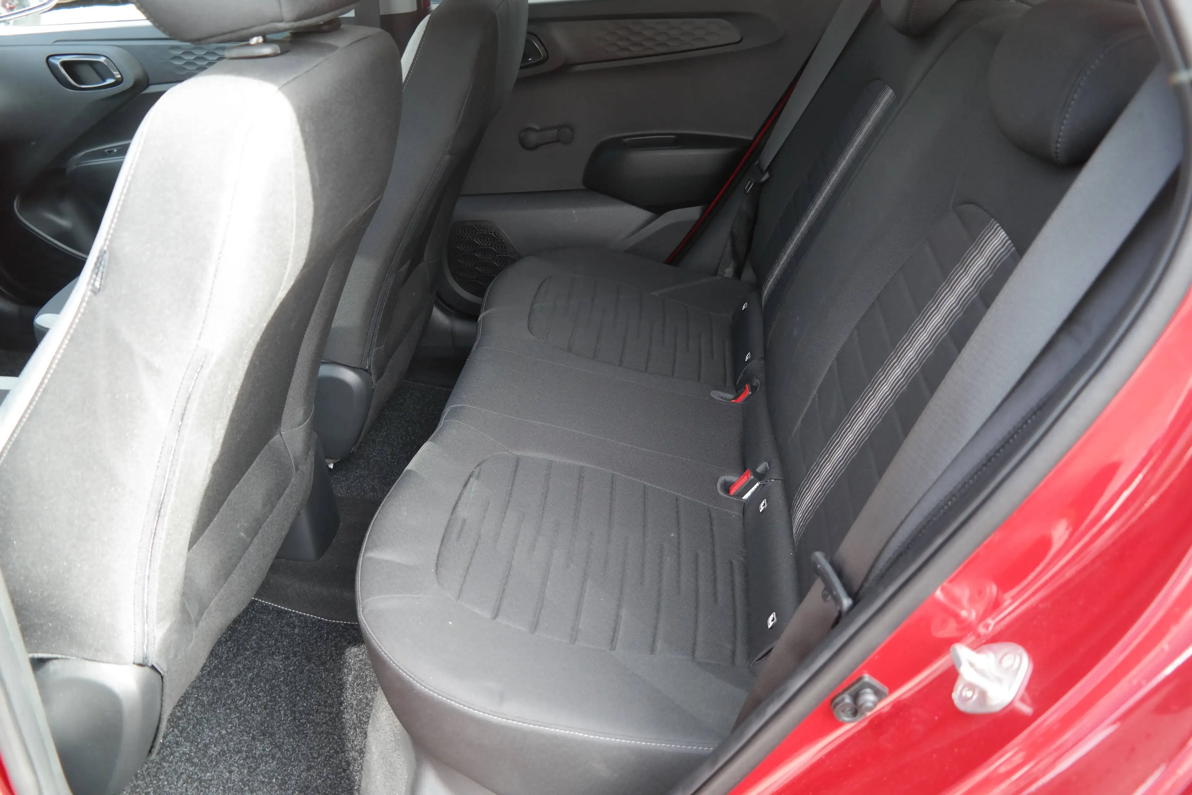 Hyundai i10 Edition 30*1.Hand*Scheckheft*8-fach bereift*Lichtsensor*DAB-Radio — photo 12
