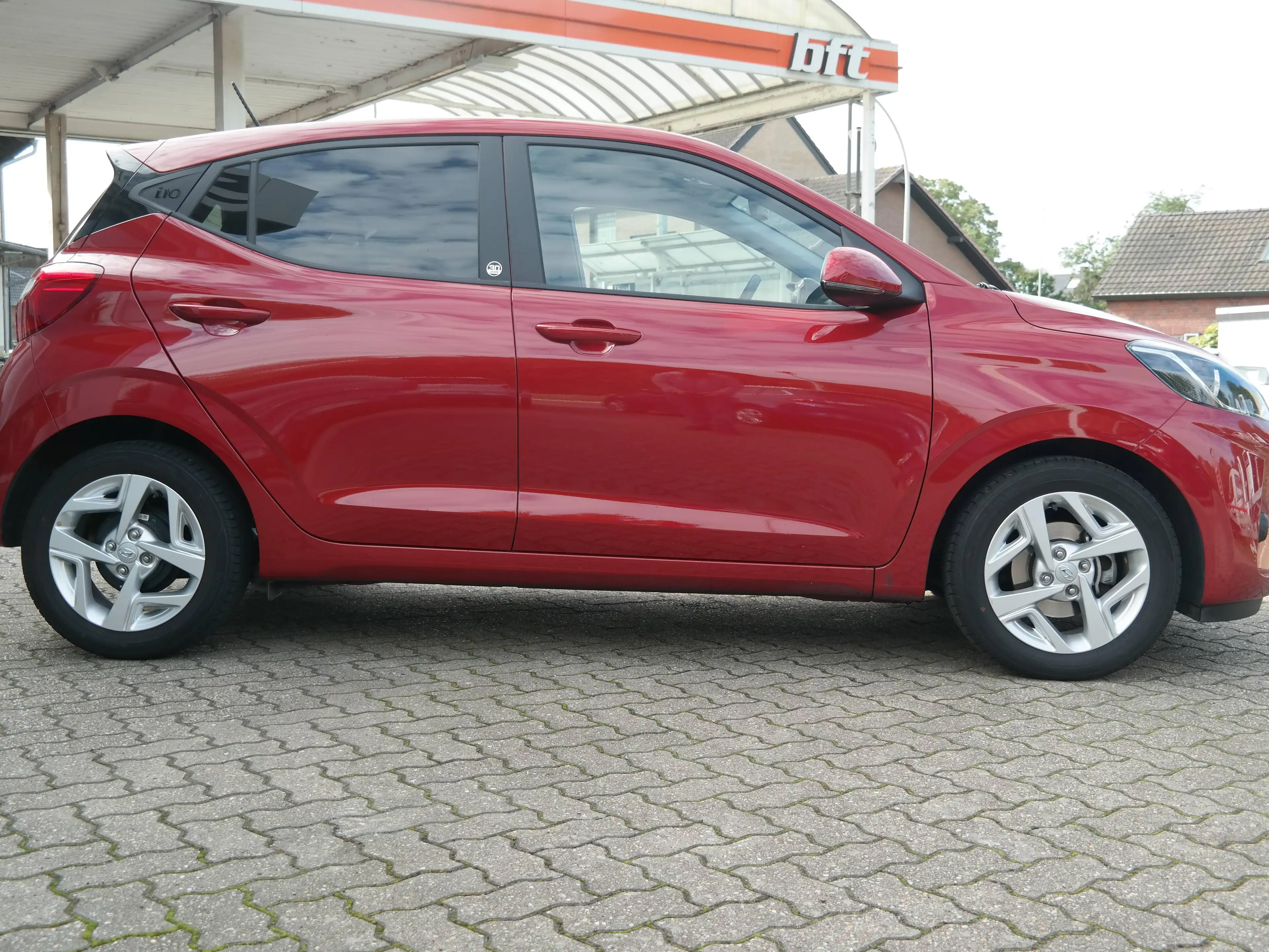 Hyundai i10 Edition 30*1.Hand*Scheckheft*8-fach bereift*Lichtsensor*DAB-Radio — photo 4