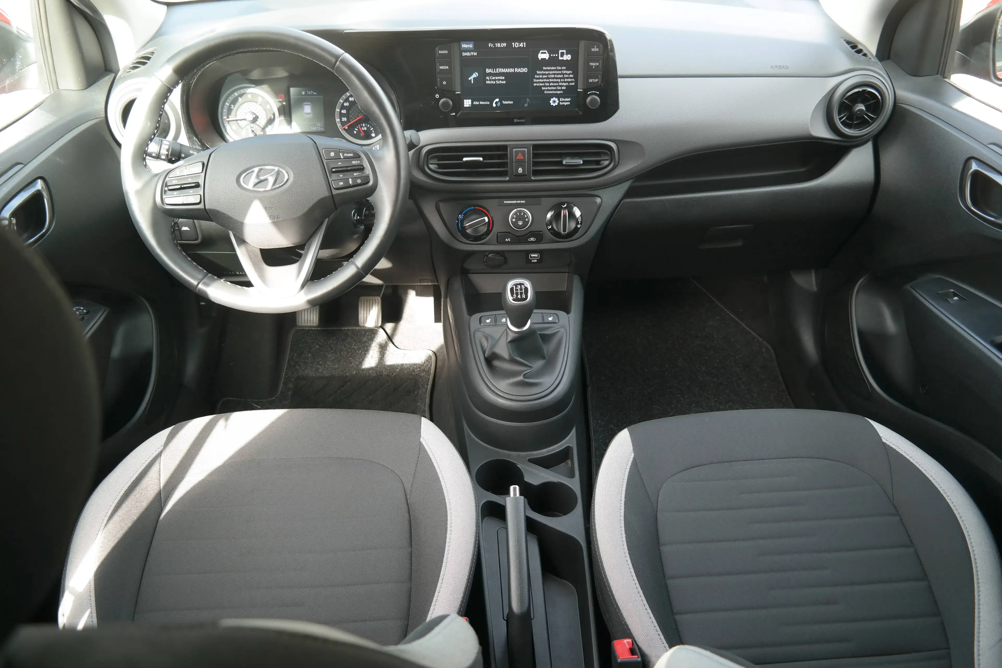 Hyundai i10 Edition 30*1.Hand*Scheckheft*8-fach bereift*Lichtsensor*DAB-Radio — photo 11