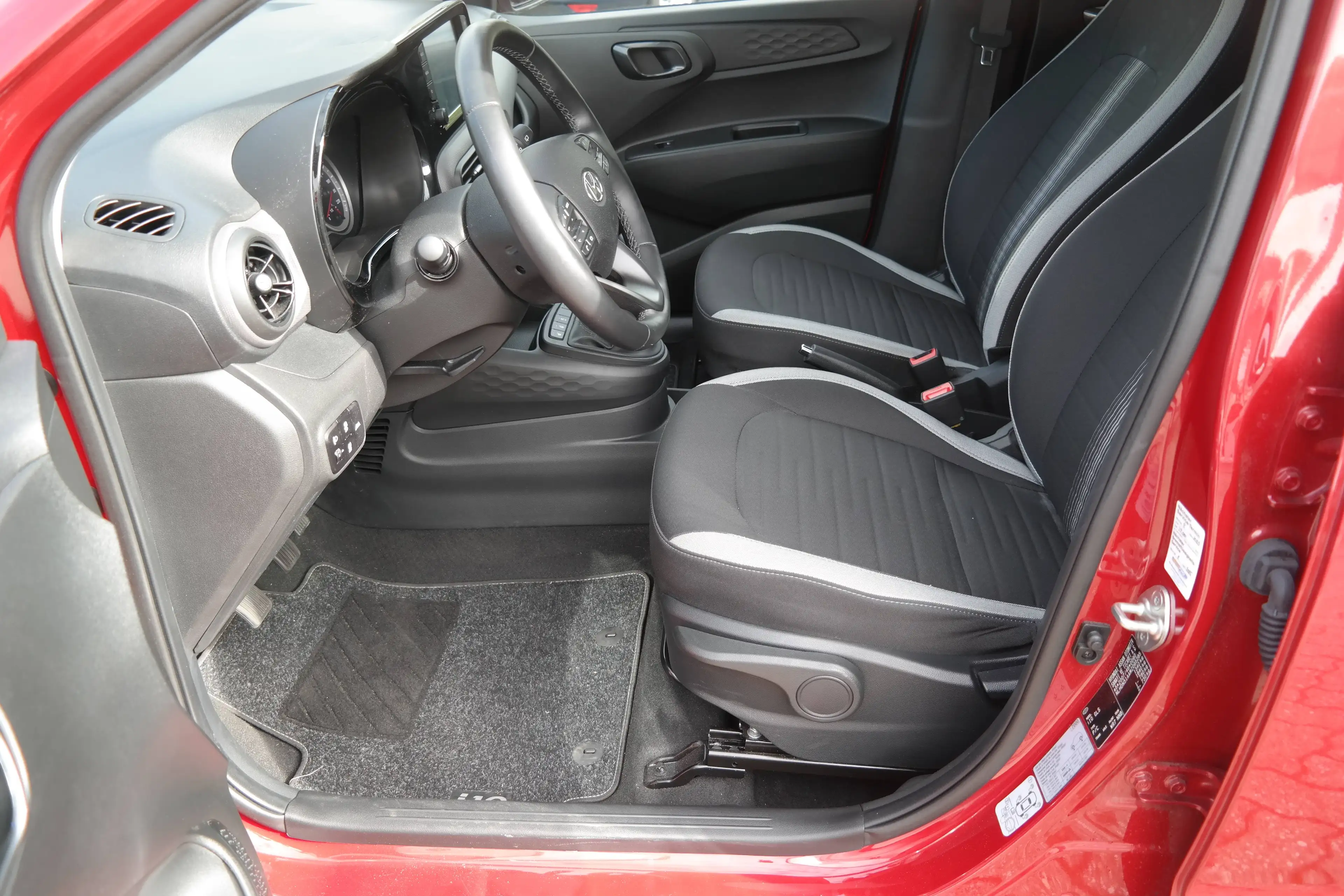Hyundai i10 Edition 30*1.Hand*Scheckheft*8-fach bereift*Lichtsensor*DAB-Radio — photo 13