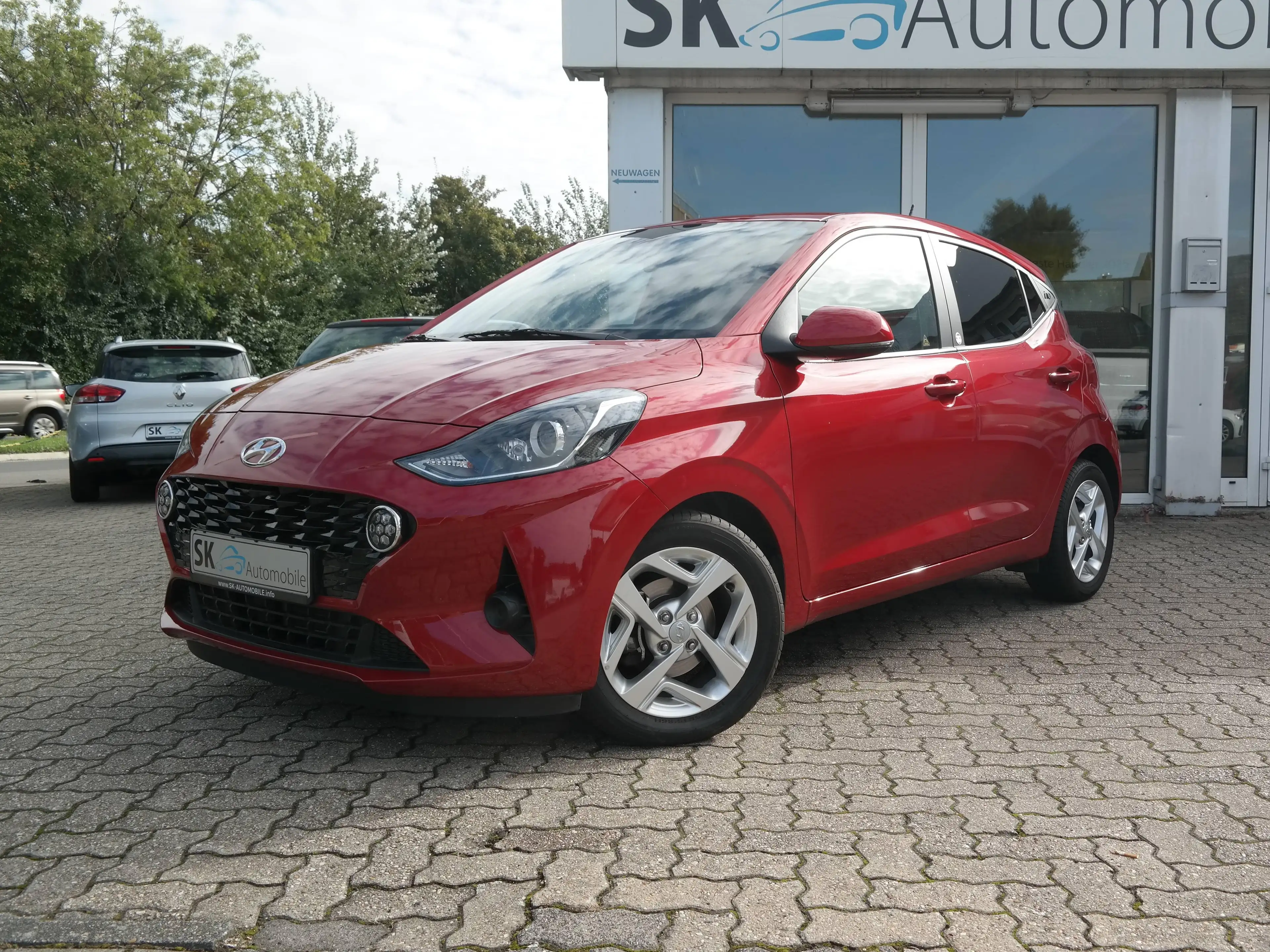 Hyundai i10 Edition 30*1.Hand*Scheckheft*8-fach bereift*Lichtsensor*DAB-Radio