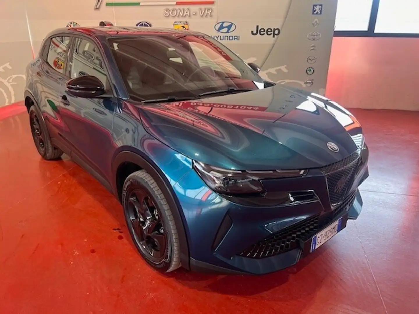 Alfa Romeo Junior Junior 1.2 136 CV Hybrid eDCT6 Blau - 1