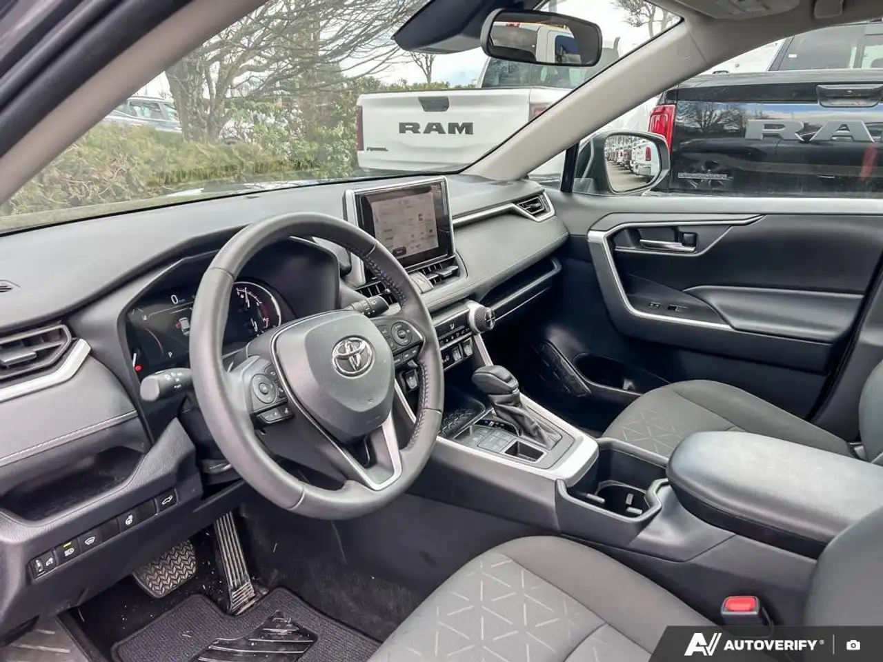 Toyota RAV 4 снимка Toyota RAV 4