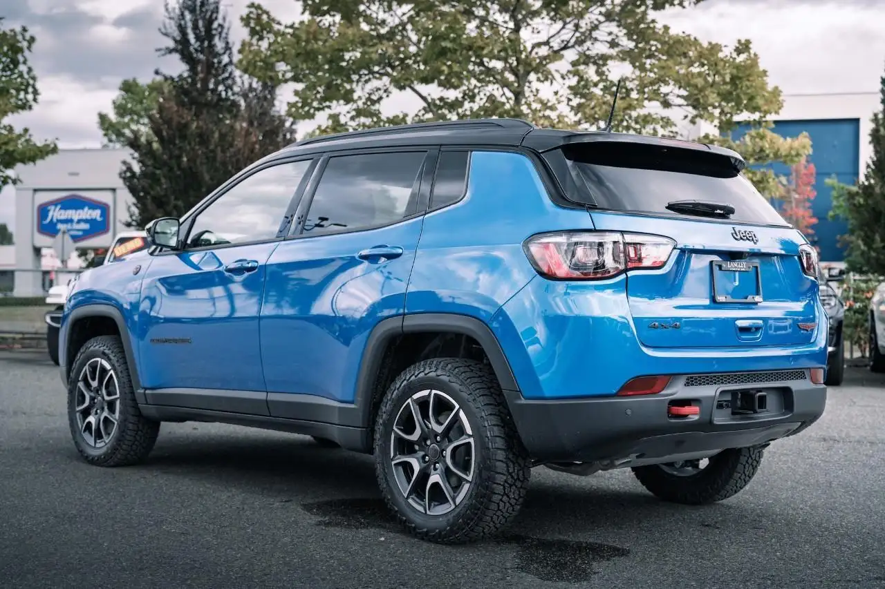 Jeep Compass photo Jeep Compass