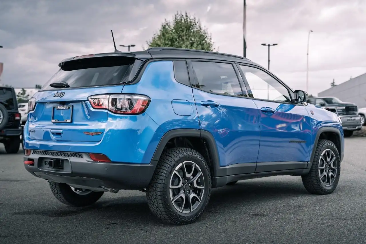 Jeep Compass photo Jeep Compass