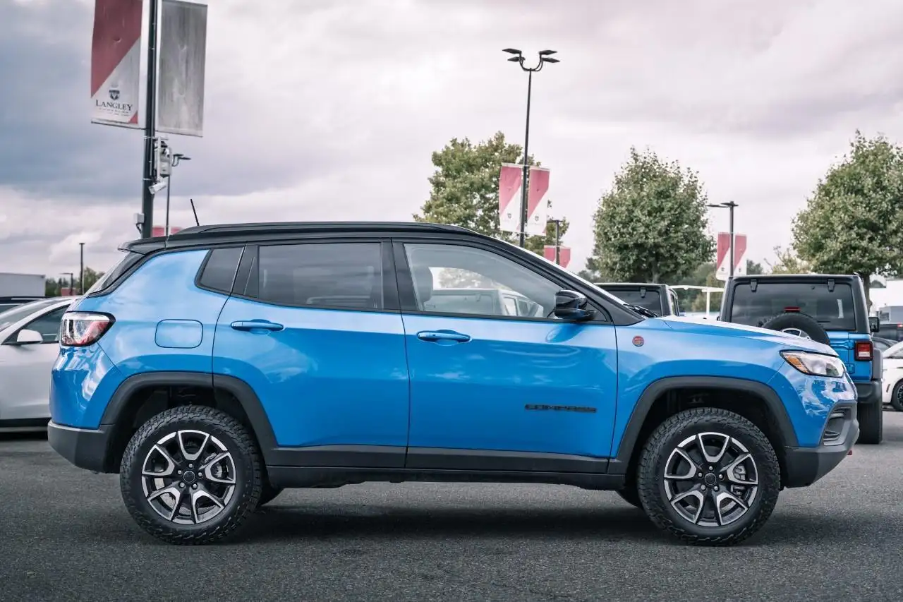 Jeep Compass photo Jeep Compass