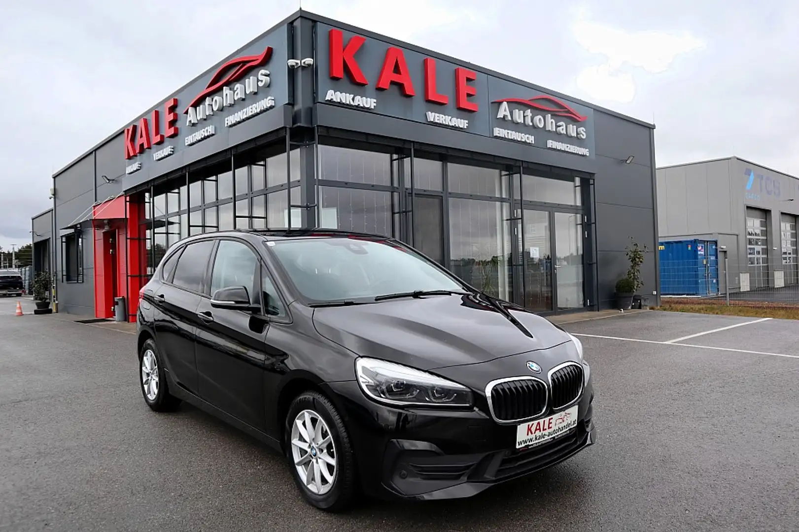 BMW 218 d xDrive Active Tourer Aut. *1.Besitz* LED-Sche... Schwarz - 1