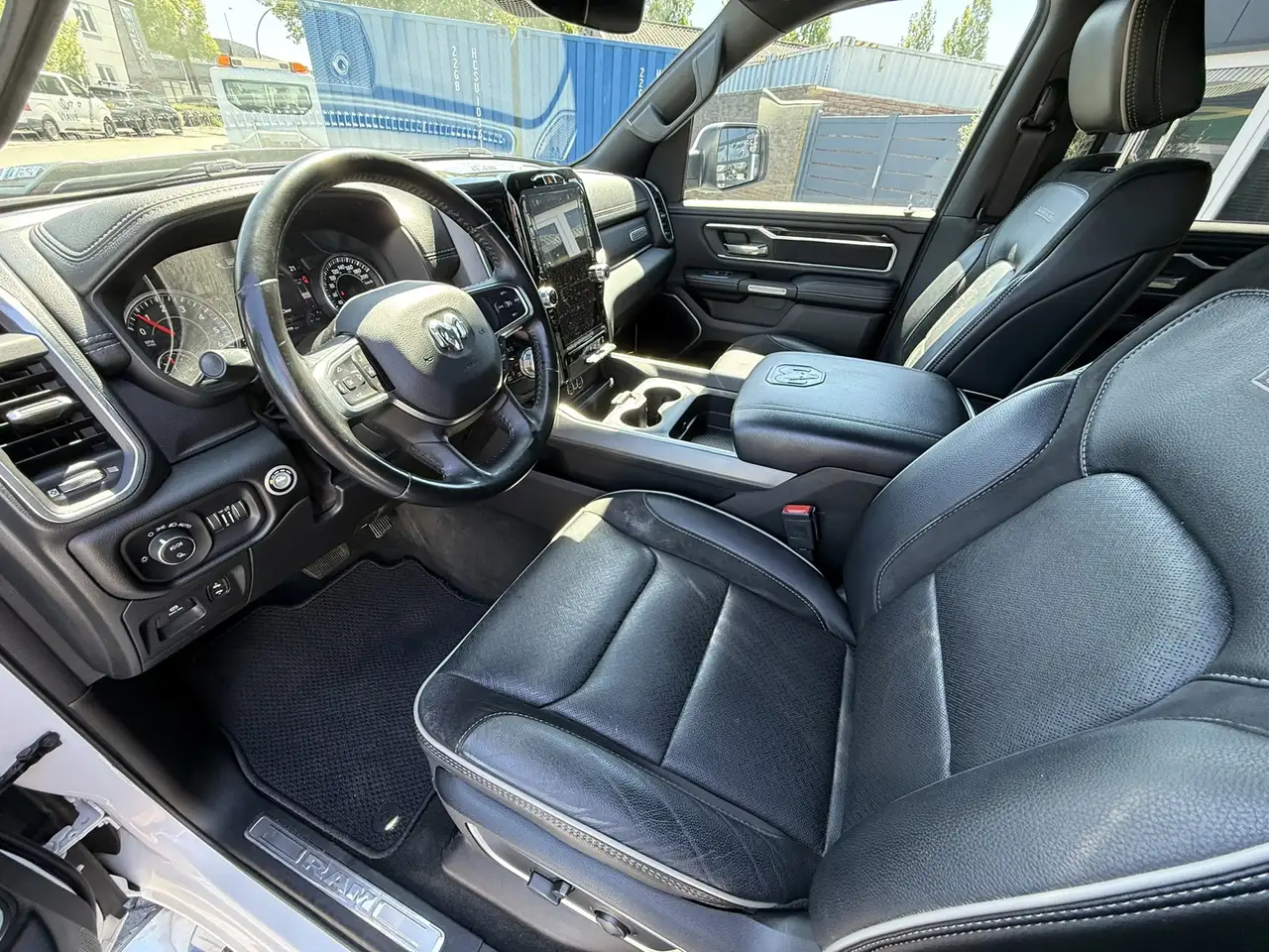 Dodge RAM 2023 — фото 16
