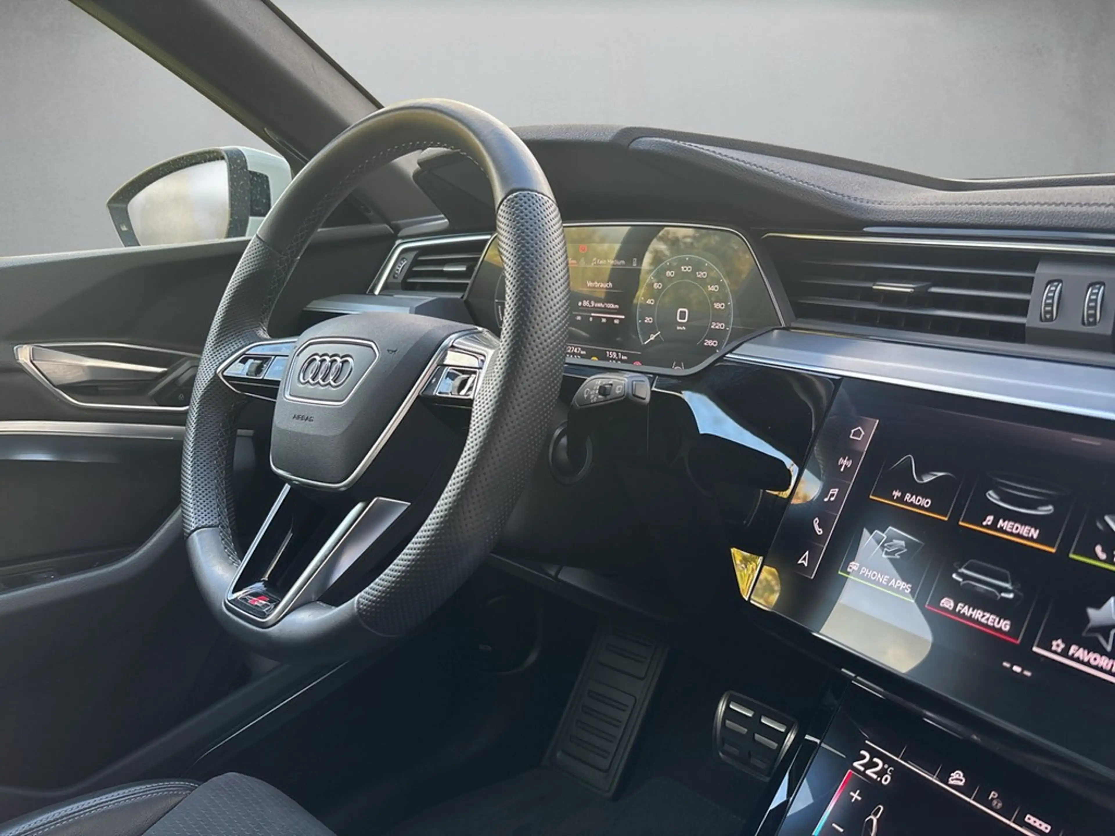 Audi Q8 e-tron S line 50 quattro *Matrix*B&O*360°* — photo 8