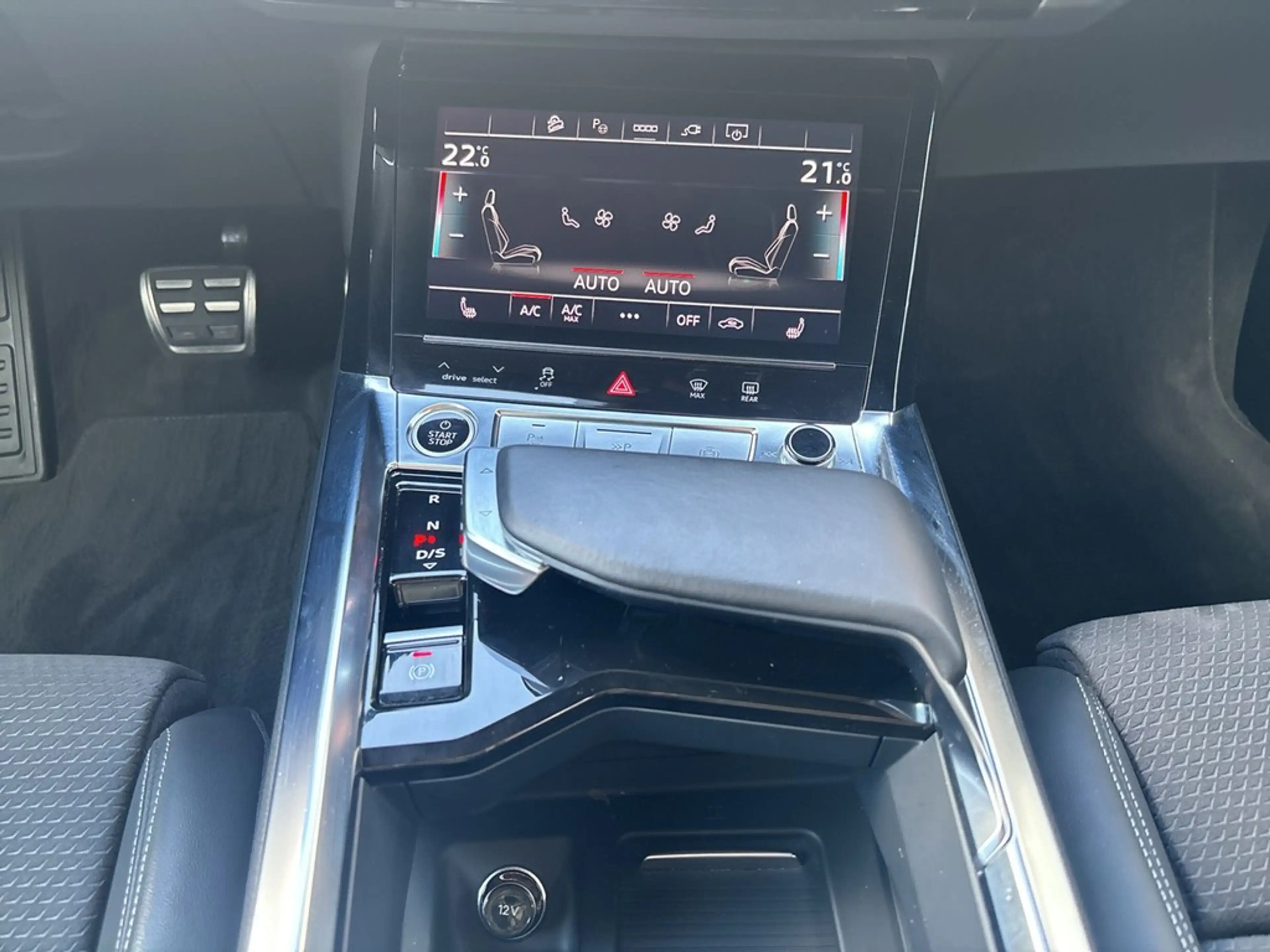 Audi Q8 e-tron S line 50 quattro *Matrix*B&O*360°* — photo 10