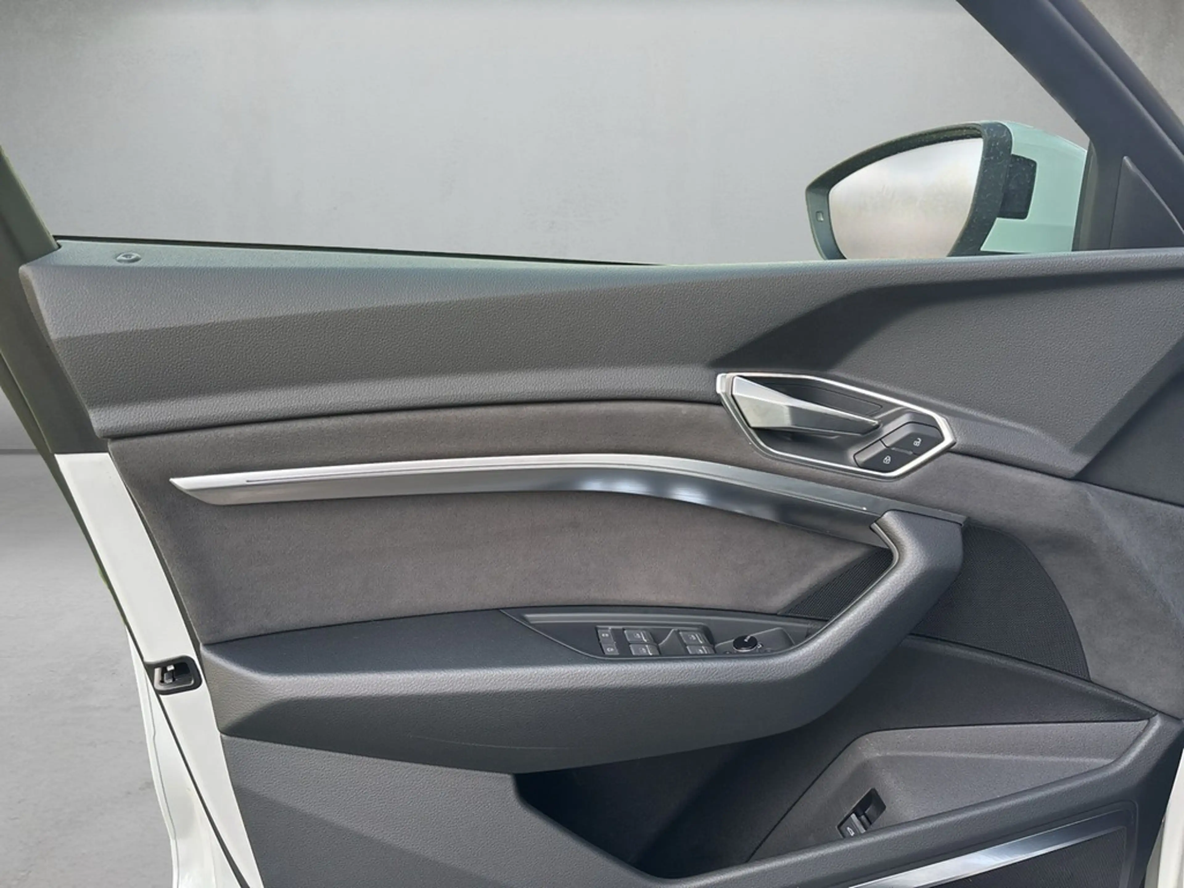Audi Q8 e-tron S line 50 quattro *Matrix*B&O*360°* — photo 7