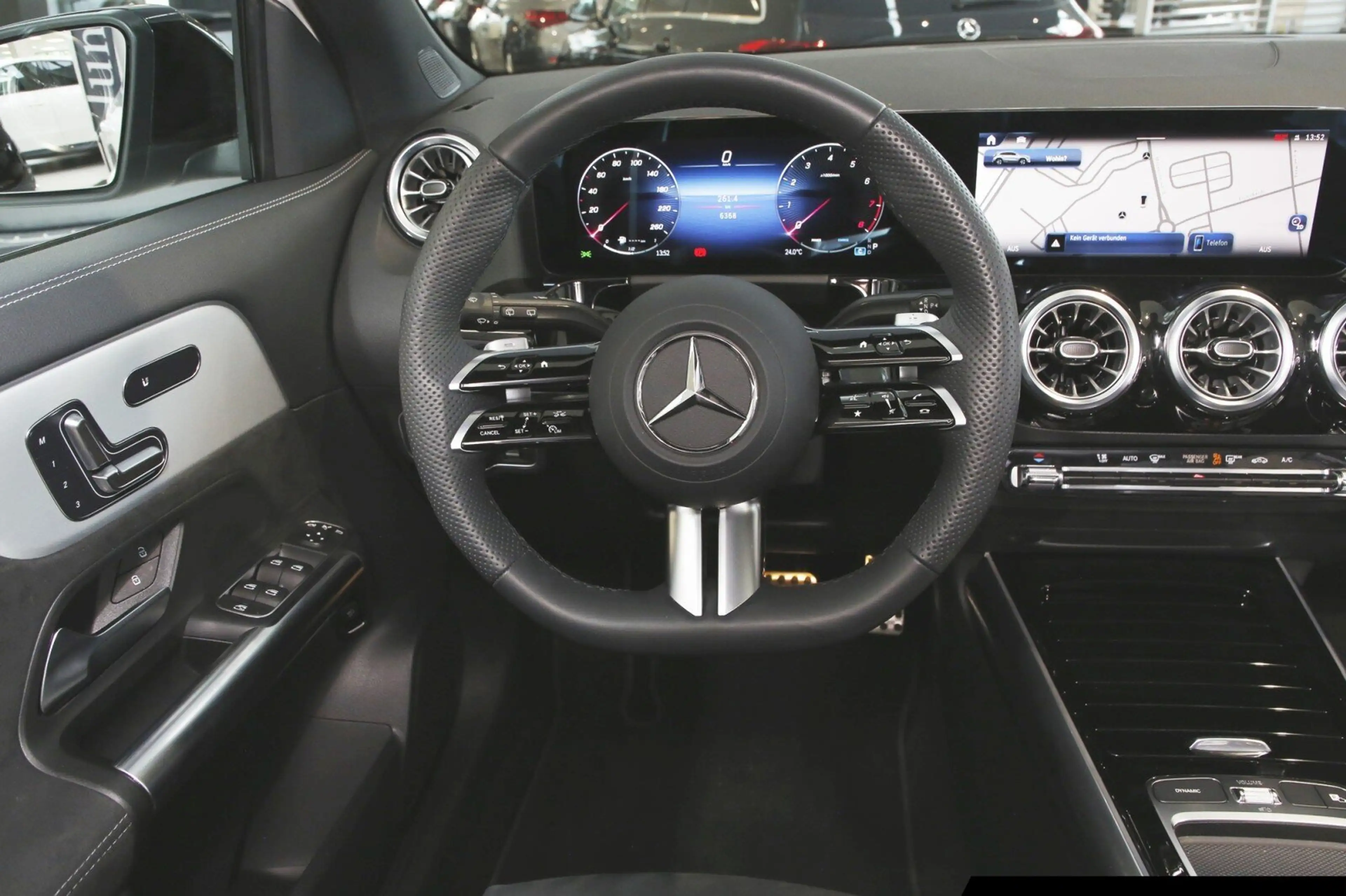 Mercedes-Benz GLA 200 GLA 200 AMG Sp Edition/Night/Pano/360°/AHK Navi — photo 12