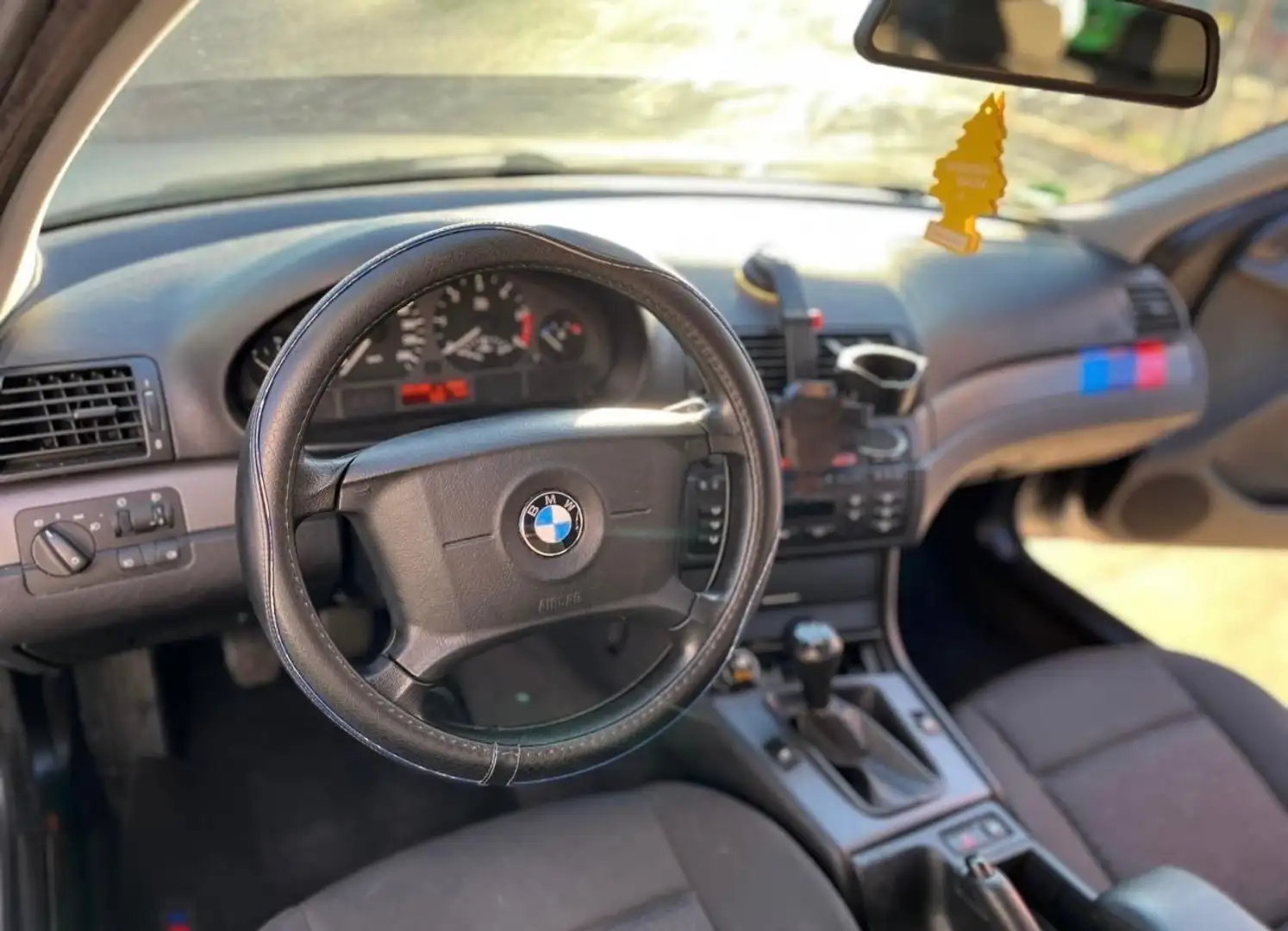 BMW 318 E46 318d - 1