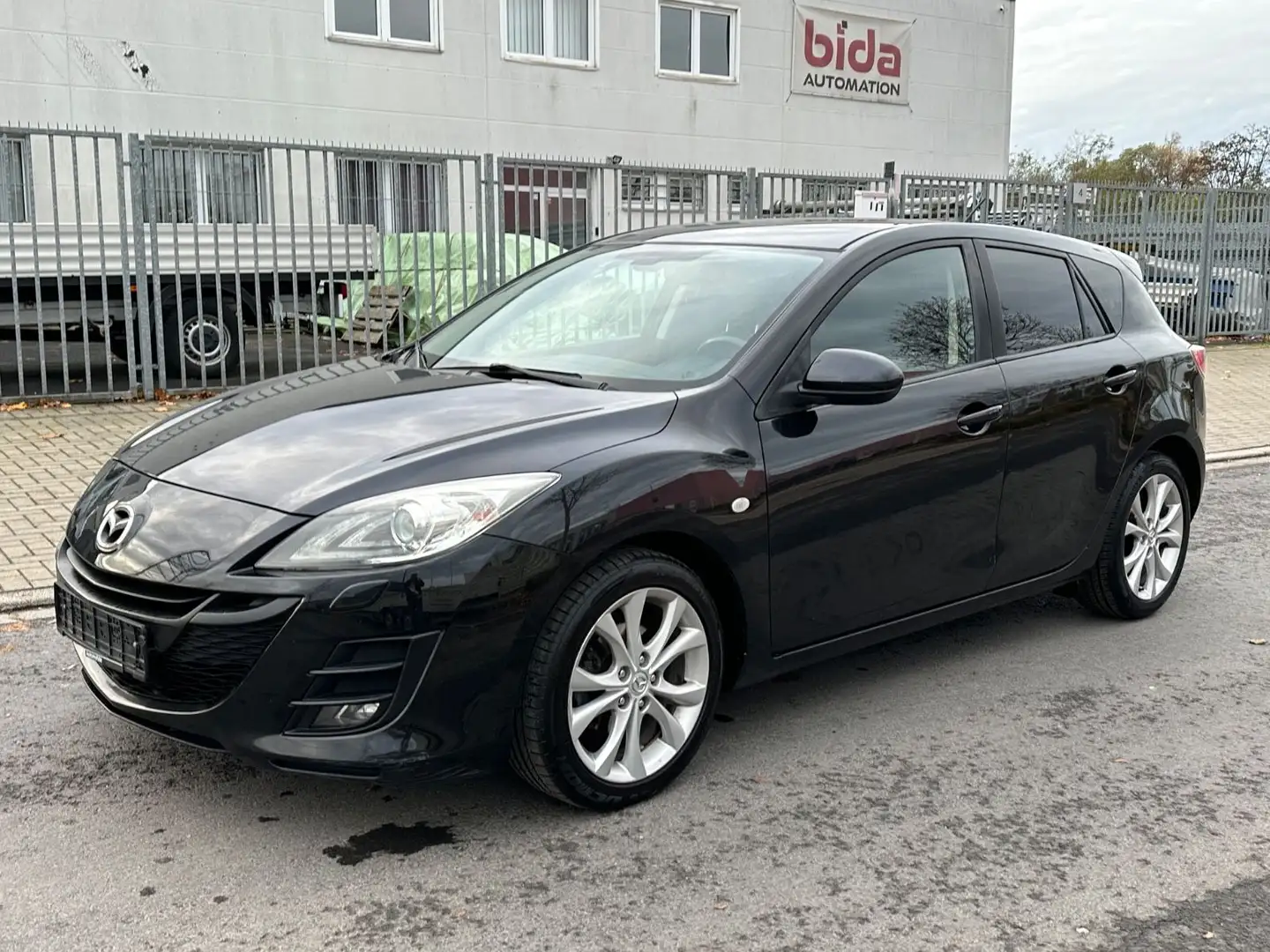 Mazda 3 Lim. 1.6 Benzin Active Plus Schwarz - 2