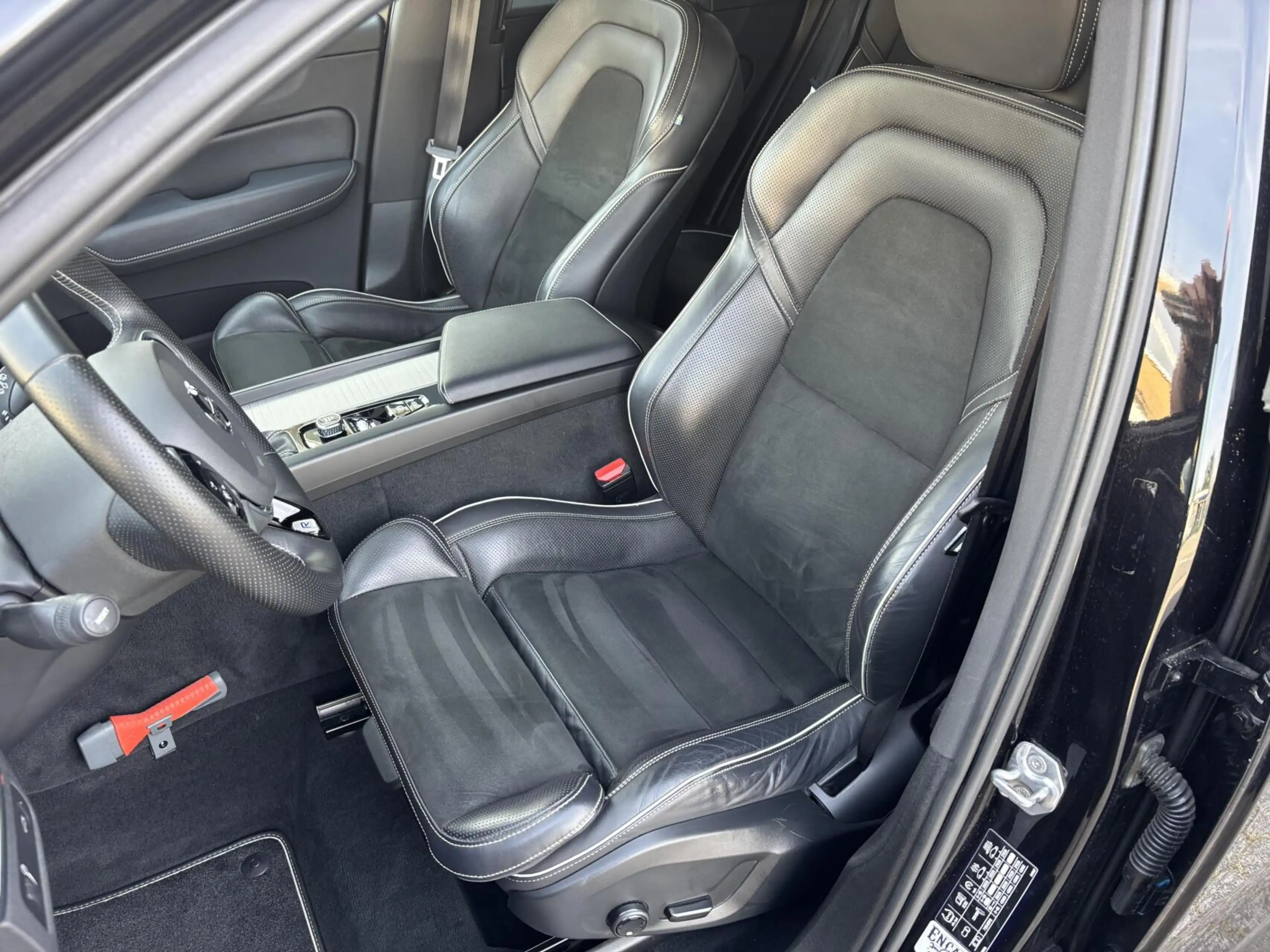 Volvo XC60 2.0 T4 Inscription R-Design | Harman & Kardon | Tr — photo 6