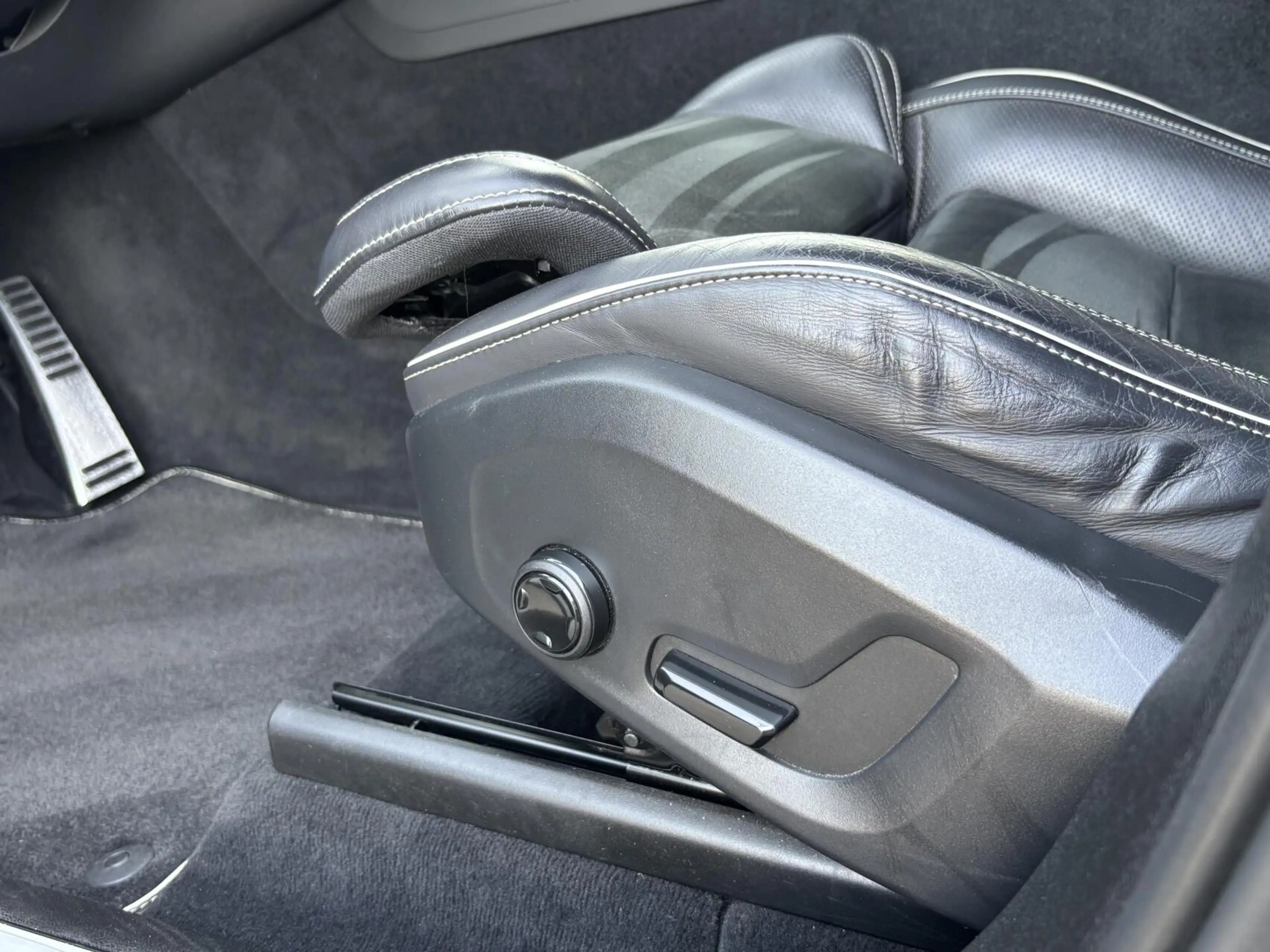 Volvo XC60 2.0 T4 Inscription R-Design | Harman & Kardon | Tr — photo 20